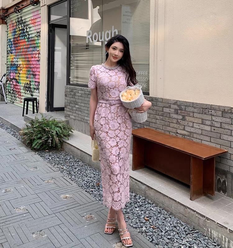 NO:587388,Self-Portrait new season series, synchronized with the official website, original one-to-one high-end customization, pink and purple eyelash lace, short-sleeved round neck, high-waist slim dress, evening dress, hand-beading (belt included) one color, four sizes SML19860909Self-Portrait 新一季系列 官网同步 原版一比一高端定制 粉紫色睫毛蕾丝花边 短袖圆领 高腰显瘦连衣裙晚礼服手工钉珠（送腰带）一色四码SMLXL（S衣长120CM 胸围84CM内合适 腰围67CM 臀围90CM以此类推）B,,skirts,T-shirt,alexander wang,Women's clothing