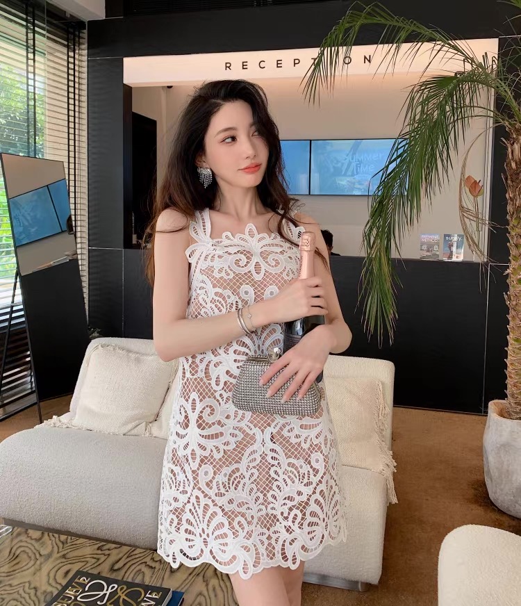 NO:608819,Self-Portrait new season series, synchronized with the official website, original one-to-one high-end customized one-piece, heavy lace A-line, loose-waist suspender skirt, three-color three-code SML purple, white, blue (S length 80CM, bust 84CM suitable, waist 82CM and so on,, skirts, alexander wang19860909Self-Portrait 新一季系列 官网同步 原版一比一高端定制一片式 重磅蕾丝A字 宽松腰吊带短裙 三色三码SML紫色 白色 蓝色（S衣长80CM 胸围84CM内合适 腰围82CM以此类推,,skirts,alexander wang,Women's clothing