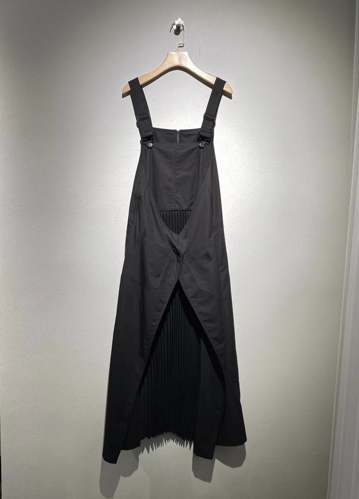 NO:331980,IT JUUN.J Japanese fashion spliced ​​layered pleated long skirt Adjustable strap dress One color three-code SML (S bust 87CM, length 114CM, and so on), skirts,alexander wang19860909IT JUUN.J日系时尚拼接叠层褶裥长裙 可调节背带连衣裙 一色三码SML（S胸围87CM 衣长114CM以此类推）,,skirts,alexander wang,Women's clothing