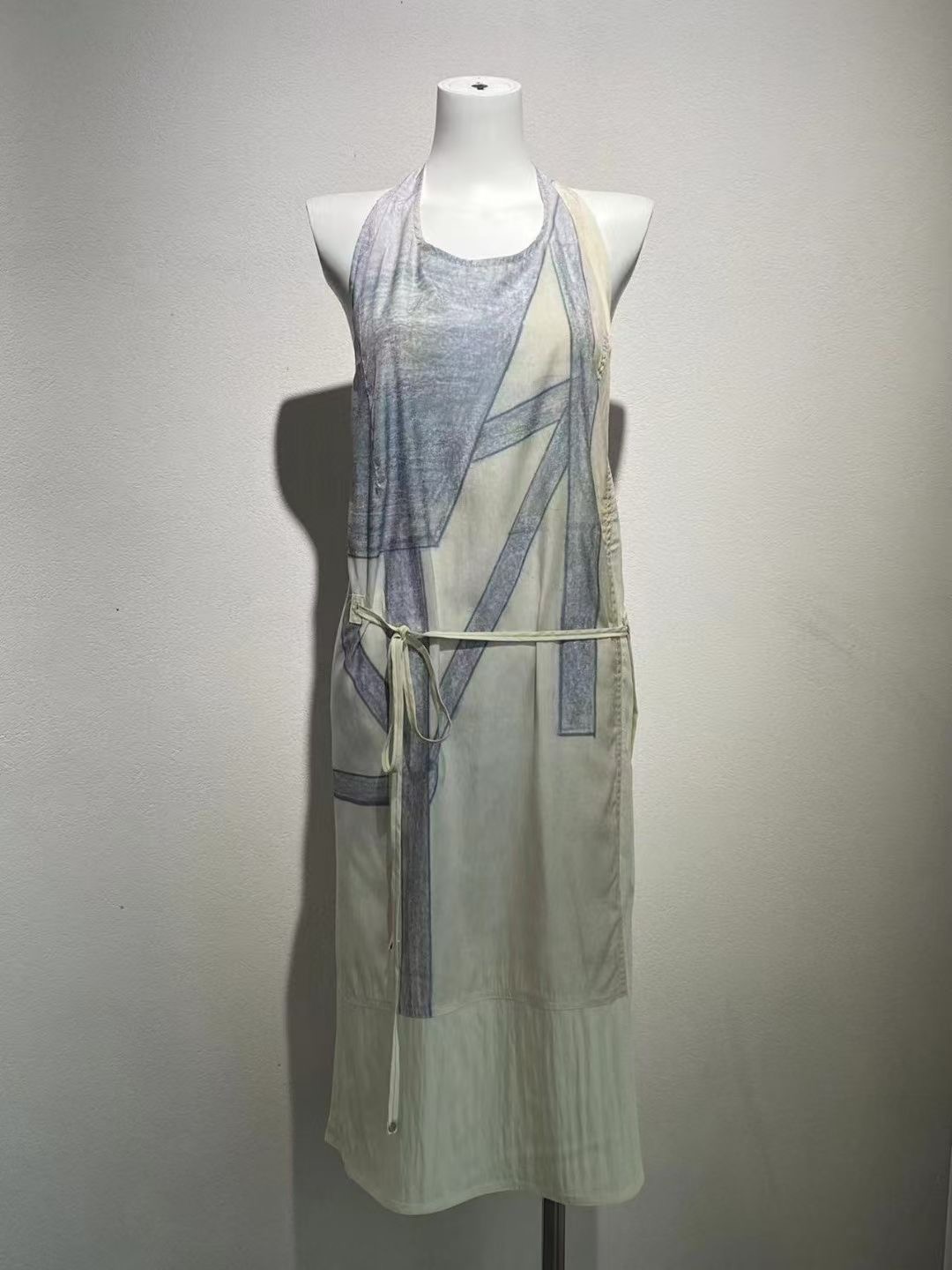 NO:333984,New styles are available in stock, 25 summer new products, niche print sleeveless, halter vest lace, dress, one color three-code SML, skirts, alexander wang19860909新款现货供应,25夏款新品 小众印花无袖 挂脖背心系带 连衣裙 一色三码SML,,skirts,alexander wang,Women's clothing