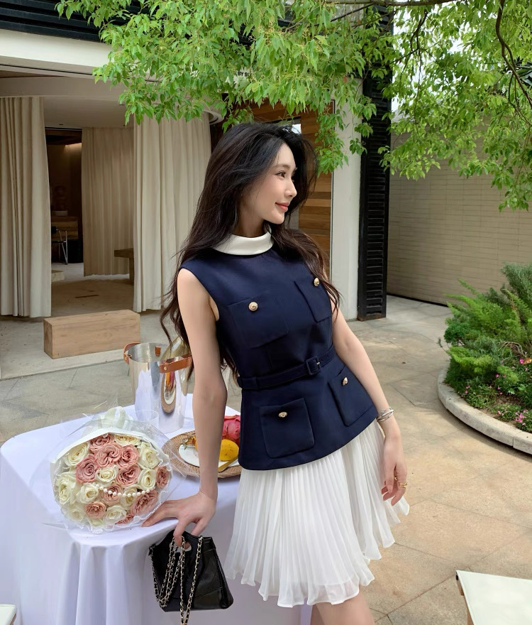 NO:417981,Self-Portrait New Season Series Official Website Synchronization Original one-to-one high-end custom contrasting color high-end feeling Little fragrance style Fake two-piece sleeveless small stand collar pleated chiffon short dress One-color four-code SMLXL (85CM length, suitable for bust 84CM waist 67CM and so on), skirts,alexander wang19860909Self-Portrait 新一季系列 官网同步 原版一比一高端定制撞色高级感 小香风 假两件无袖 小立领 百褶雪纺短款连衣裙 一色四码SMLXL（衣长85CM 胸围84CM内合适 腰围67CM 以此类推）,,skirts,alexander wang,Women's clothing