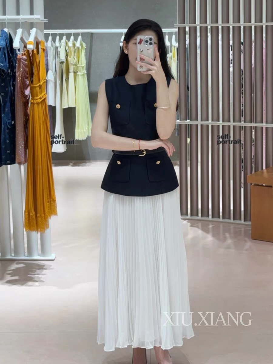 NO:445815,Self-Portrait New Season Series Official Website Synchronization Original one-to-one high-end custom blue and white Contrast high-end sense of contrasting color, small fragrance style Fake two-piece sleeveless, high waist slim, pleated chiffon long dress One-color four-code SMLXL (122CM length, suitable for bust 84CM waist 67CM, and so on), skirts, alexander wang19860909Self-Portrait 新一季系列 官网同步 原版一比一高端定制蓝撞白 撞色高级感 小香风 假两件无袖 高腰修身 百褶雪纺长款连衣裙 一色四码SMLXL（衣长122CM 胸围84CM内合适 腰围67CM 以此类推）,,skirts,alexander wang,Women's clothing