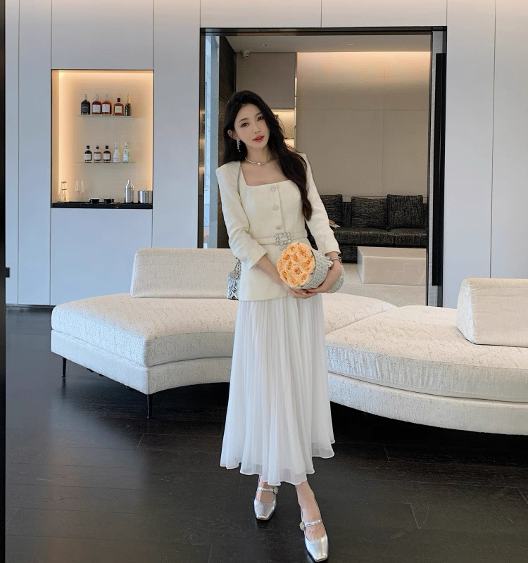 NO:463627,Self-Portrait New Season Series Official Website Synchronization Original one-to-one high-end customization White square collar Temperament fake two pieces Woolen splicing Chiffon pleated long skirt One-color four-code SMLXL (S bust 84CM suitable inside waist 68CM skirt length 121CM, etc. Manually measure the difference between 1 to 3CM, which belongs to the normal range) B, skirts, alexander wang19860909Self-Portrait 新一季系列 官网同步 原版一比一高端定制 白色方领 气质假两件 毛呢拼接 雪纺百褶连衣长裙 一色四码SMLXL（S胸围84CM内合适 腰围68CM 裙长121CM以此类推手工测量1～3CM差异 属于正常范围）B,,skirts,alexander wang,Women's clothing