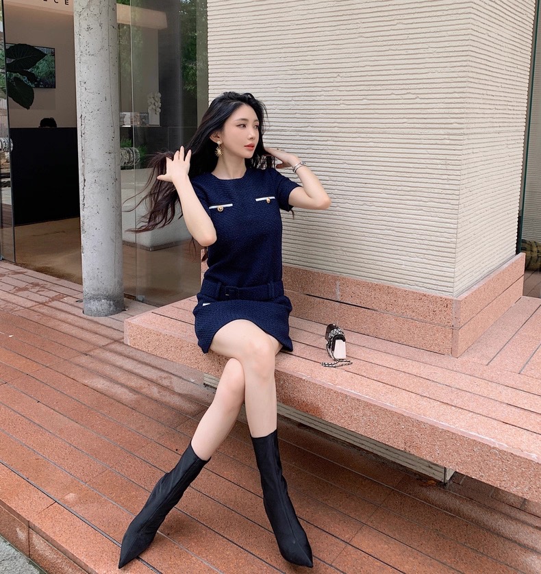 NO:761434,Self-Portrait new season series synchronized with the official website. Original one-to-one high-end custom-made small tweed jacket, high-waisted slim culottes, short-sleeved dress, fashion suit, three-piece set, one color and three sizes SML (short culottes S waist 67CM, culottes length 32CM, jacket S bust 88CM, length 47CM, dress S skirt length 81CM, bust 84CM suitable, waist 74CM and so on. Everyone has different measurement methods.  1-3CM error is normal,,skirts,jackets & coats,T-shirt,19860909Self-Portrait 新一季系列 官网同步 原版一比一高端定制小香风粗花呢外套高腰显瘦裙裤短袖连衣裙 时尚套装 三件套 一色三码SML（短裙裤S腰围67CM 裙裤长32CM 外套S胸围88CM衣长47CM 连衣裙S裙长81CM 胸围84CM内合适 腰围74CM 以此类推 每个人测量方式不同 1-3CM误差正常,,skirts,jackets & coats,T-shirt,,Women's clothing