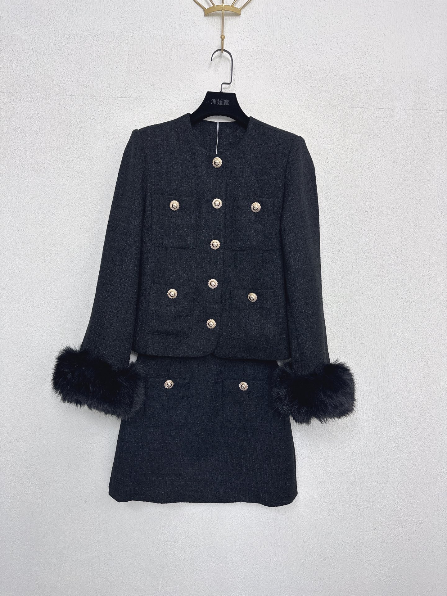 NO:489896,Jacket Skirt Self-Portrait New Season Series Official Website Synchronization Original One-to-One High-end Customization Black Woolen Long Sleeve Round Neck Jacket High Waist Short Skirt Fashion Two-piece Set One Color Three Size SML (Coat S Bust 88CM Long 54CM Short S S Waist 66CM Long 40CM Long et et et ), Skirts, Jackets & coats,alexander wang19860909外套 半裙Self-Portrait 新一季系列 官网同步 原版一比一高端定制 黑色毛呢长袖圆领外套高腰小短裙子 时尚两件套装 一色三码SML（外套S胸围88CM衣长54CM 短裙S腰围66CM 裙长40CM 以此类推）,,skirts,jackets & coats,alexander wang,Women's clothing