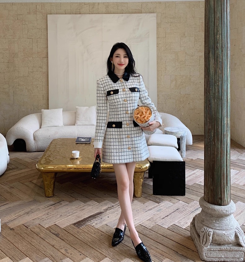 NO:489921,Self-Portrait New Season Series Official Website Synchronization Original one-to-one high-end customization White plaid jacket high waist short skirt long sleeve lapel dress Three-piece suit One-color three-code SML (dress S bust 85CM suitable inside waist 71CM skirt length 81CM jacket S bust 90CM jacket length 46CM short skirt S waist 67CM skirt length 39CM and so on) Long-sleeved,, skirts, jackets & coats,alexander wang19860909Self-Portrait 新一季系列 官网同步 原版一比一高端定制 白色格子外套高腰短裙长袖翻领连衣裙 三件套装 一色三码SML（连衣裙S胸围85CM内合适 腰围71CM 裙长81CM 外套S胸围90CM衣长46CM 短裙S腰围67CM 裙长39CM以此类推） 长袖连,,skirts,jackets & coats,alexander wang,Women's clothing