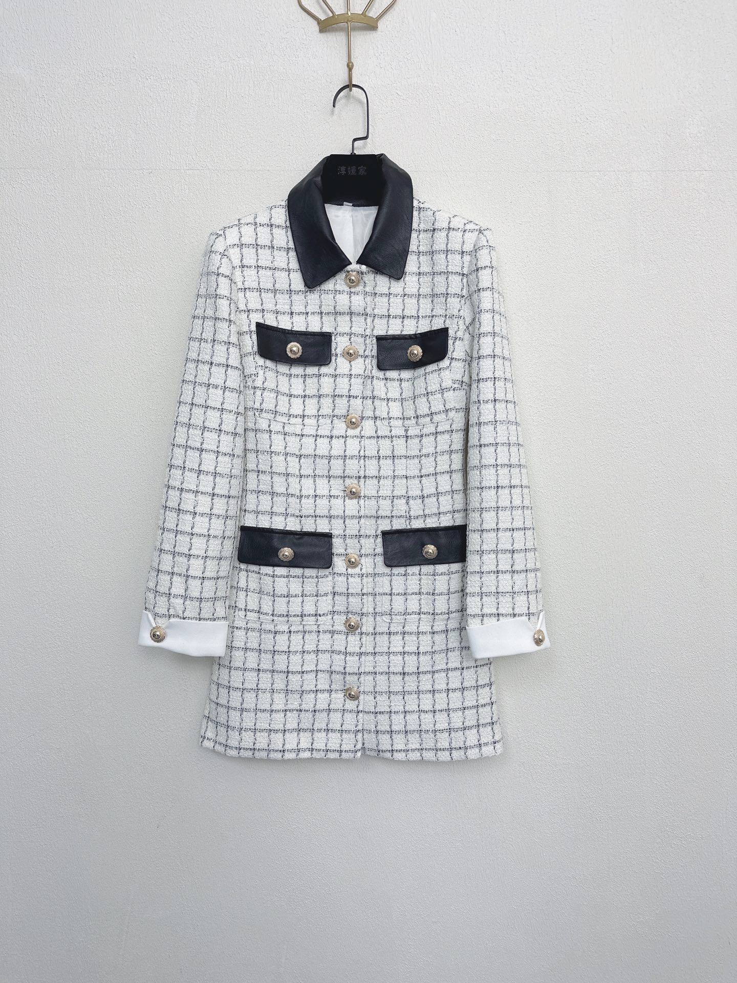 NO:489917,Self-Portrait New Season Series Official Website Synchronization Original one-to-one high-end customization White plaid jacket high waist short skirt long sleeve lapel dress Three-piece suit One-color three-code S (dress S bust 85CM suitable inside waist 71CM skirt length 81CM jacket S bust 90CM jacket length 46CM short skirt S waist 67CM skirt length 39CM and so on Long-sleeved jacket, skirts, jackets & coats, alexander wang19860909Self-Portrait 新一季系列 官网同步 原版一比一高端定制 白色格子外套高腰短裙长袖翻领连衣裙 三件套装 一色三码SML（连衣裙S胸围85CM内合适 腰围71CM 裙长81CM 外套S胸围90CM衣长46CM 短裙S腰围67CM 裙长39CM以此类推 长袖连衣,,skirts,jackets & coats,alexander wang,Women's clothing