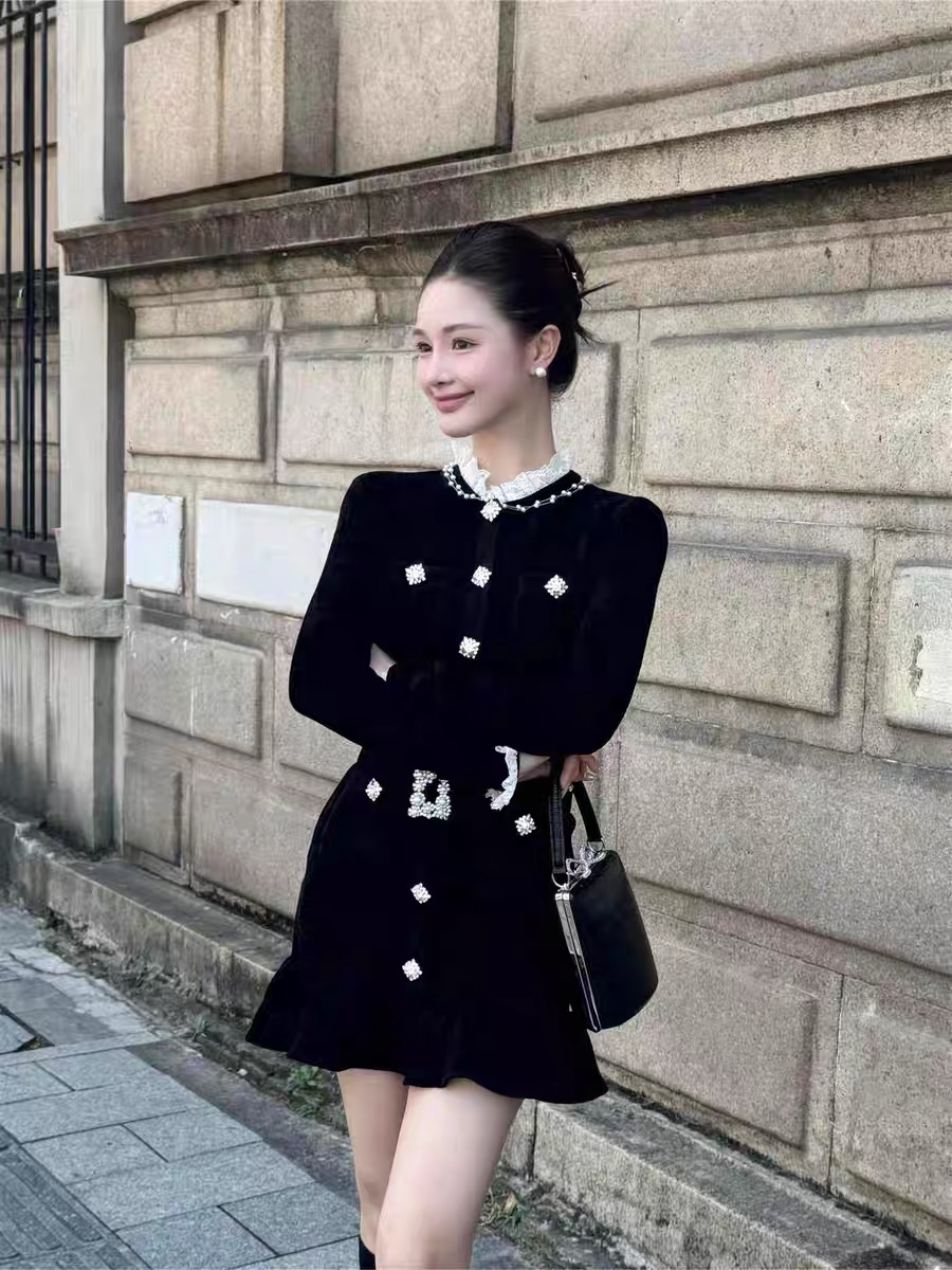 NO:491875,Self-Portrait New Season Series Official Website Synchronization Original One-to-One High-end Customization Small Flavor Velvet Chenille Knitted Diamond Decoration Slim Long Sleeve Short Dress One-Color Three-Code SML (S-Color 81CM Bust 81CM Waist 66CM Hips 82CM and so on), Skirts,alexander wang19860909Self-Portrait 新一季系列 官网同步 原版一比一高端定制 小香风 丝绒雪尼尔 针织钻饰 修身长袖 短款连衣裙 一色三码SML（S衣长81CM 胸围81CM 腰围66CM 臀围82CM以此类推）,,skirts,alexander wang,Women's clothing