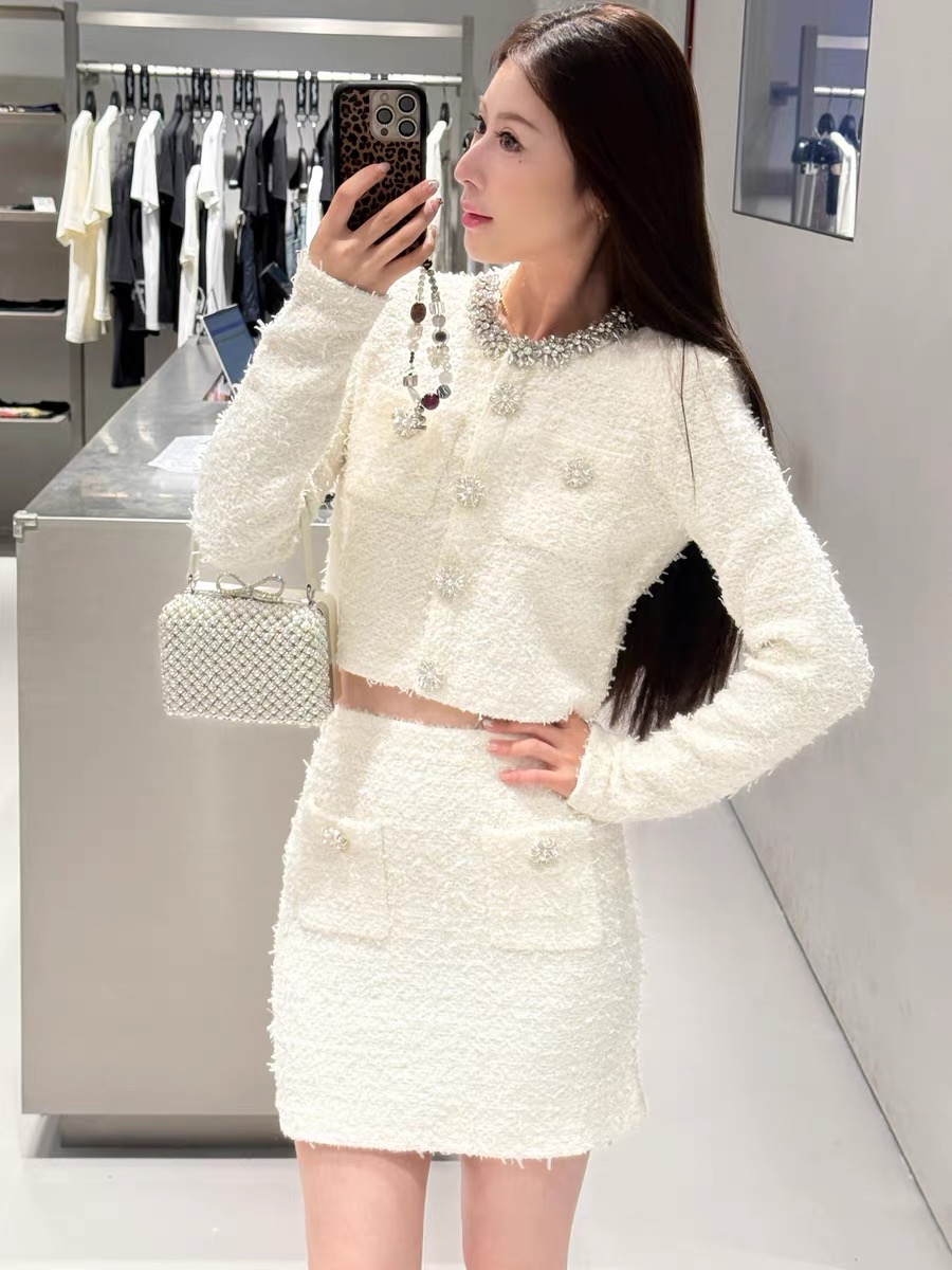 NO:496765,Self-Portrait New Season Series Official Website Synchronization Original One-to-One High-end Customization Xiaoxiang Style Heavy Industry Diamond Decoration Knitted Short Jacket High Waist Short Skirt Two-piece Set One Color Three-Code SML (Coat M Bust 84CM Long, Clothes 42CM Long, Sleeve 58CM Long, Skirt S Waist 66CM Long, Skirt 40CM Long, etc.), Skirts, Jackets & Coats, Alexander Wang19860909Self-Portrait 新一季系列 官网同步 原版一比一高端定制 小香风 重工钻饰针织短款外套高腰半身短裙 两件套装 一色三码SML（外套M胸围84CM 衣长42CM袖长58CM 半裙S腰围66CM 裙长40CM 以此类推）外,,skirts,jackets & coats,alexander wang,Women's clothing