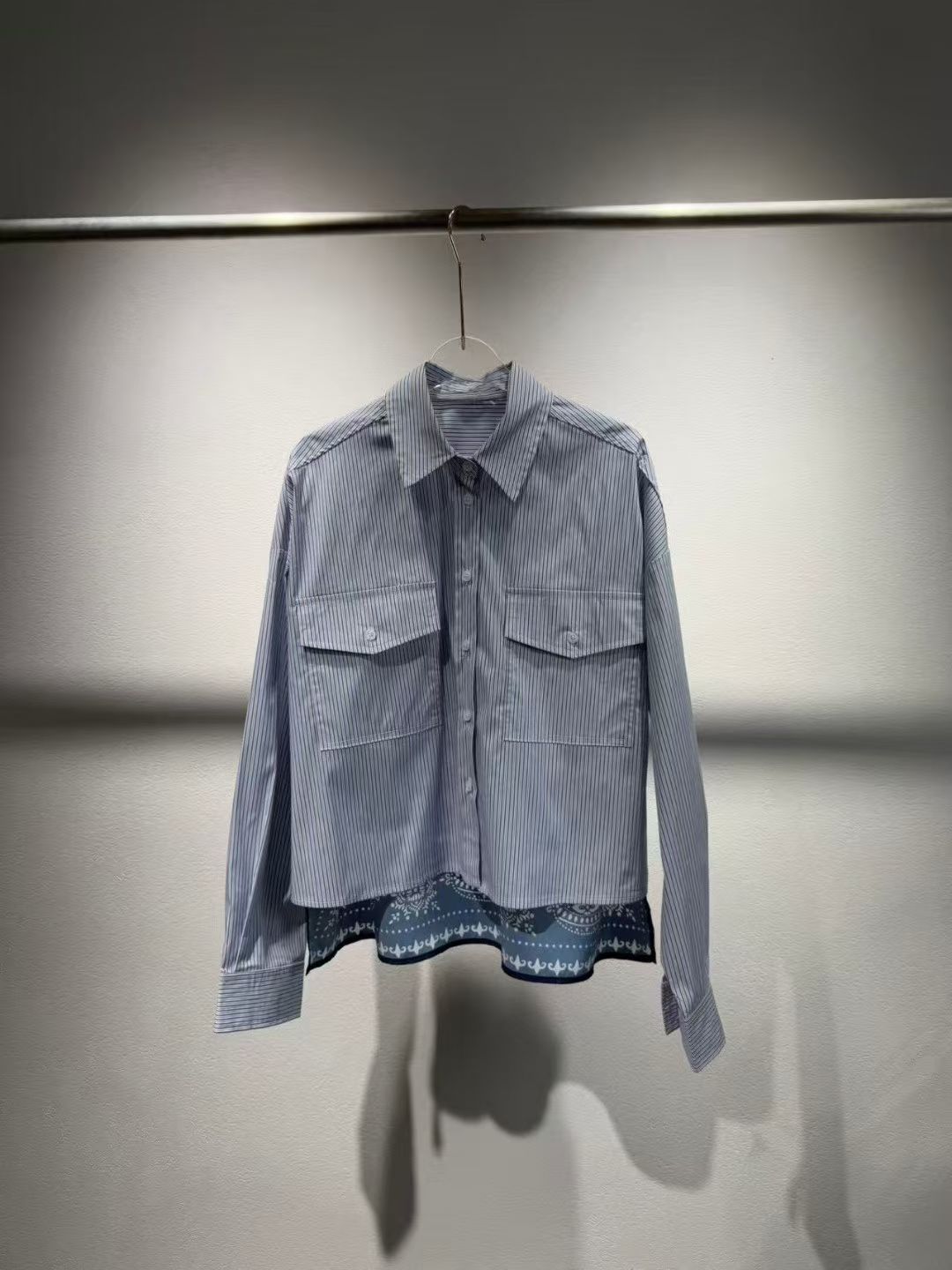 NO:534428,New autumn and winter products Weekend Max Mara color-blocking lapel striped print splicing One color three-code SML (S bust 120CM shoulder width 60CM clothing length 54CM and so on, alexander wang19860909秋冬新品 Weekend Max Mara 拼色翻领 条纹印花拼接 一色三码SML（S胸围120CM 肩宽60CM 衣长54CM以此类推,,alexander wang,Women's clothing