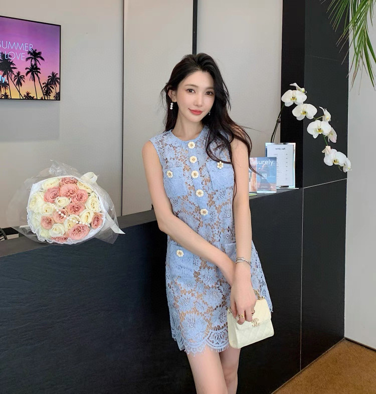 NO:927279,Self-Portrait new season series, synchronized with the official website, original one-to-one high-end customization, French style, eyelashes, lace, A-line sleeveless round neck dress, two colors and three sizes SML (S skirt length 83CM, bust 84CM suitable, waist 74CM, hips 91CM and so on),,skirts,19860909Self-Portrait 新一季系列 官网同步 原版一比一高端定制 法式小香风 睫毛 蕾丝 A字无袖圆领 连衣裙 两色三码SML（S裙长83CM 胸围84CM内合适 腰围74CM 臀围91CM以此类推）,,skirts,,Women's clothing