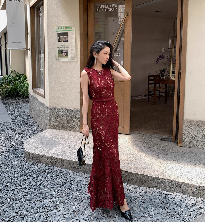 NO:610422,Self-Portrait new season series official website synchronized original one-to-one high-end customization burgundy laser embroidery round neck sleeveless elegant fishtail long dress one color four sizes SMLXL (S bust 84CM fits in, waist 67CM hip 90CM, skirt length 127CM and so on) C,,skirts,alexander wang19860909Self-Portrait 新一季系列 官网同步 原版一比一高端定制 酒红色 激光刺绣 圆领无袖 优雅气质鱼尾 长款连衣裙一色四码SMLXL（S胸围84CM 内合适 腰围67CM 臀围90CM 裙长127CM以此类推）C,,skirts,alexander wang,Women's clothing
