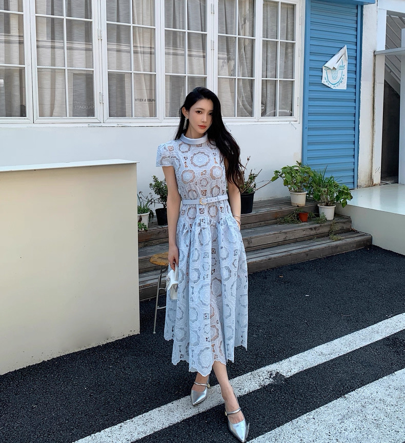 NO:627945,Self-Portrait new season series, synchronized with the official website, original one-to-one high-end customization, light blue, laser embroidered flowers, short-sleeved stand-up collar, high waist and slim fit, long dress for travel and vacation, four sizes in one color, SML19860909Self-Portrait 新一季系列 官网同步 原版一比一高端定制 浅蓝色 激光绣花朵 短袖立领 高腰修身 旅游度假长款连衣裙 一色四码SMLXL（S胸围84CM内合适 腰围松紧腰 裙长120CM以此类推,,skirts,T-shirt,alexander wang,Women's clothing