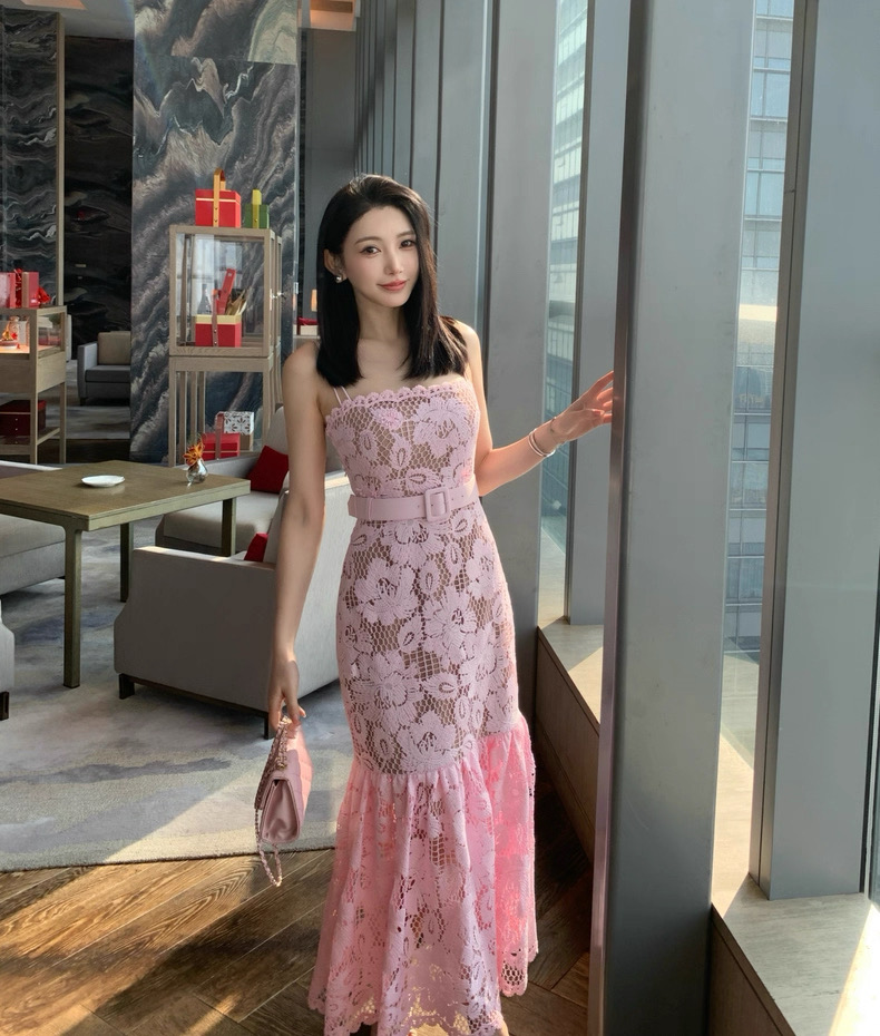 NO:753045,Self-Portrait new season series, official website synchronization, original one-to-one high-end customization, new product, dopamine, cherry blossom pink, water-soluble lace, slim and slim, sexy suspender dress, four sizes in one color, SML19860909Self-Portrait 新一季系列 官网同步 原版一比一高端定制 新品 多巴胺 樱花粉色 水溶蕾丝 修身显瘦 性感吊带连衣裙一色四码SMLXL（S胸围84CM内合适 腰围68CM 臀围88CM 衣长125CM 以此类推,,skirts,,Women's clothing