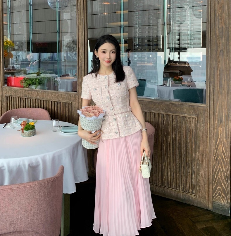 NO:753041,Self-Portrait new season series, official website synchronization, original one-to-one high-end customization, new products, pink, sequined beaded embroidery, tweed, patchwork chiffon, fake two-piece long dress, one color and four sizes SMLXL (S bust is suitable within 84CM, waist 70CM, length 121CM and so on),,skirts,19860909Self-Portrait 新一季系列 官网同步 原版一比一高端定制 新品 粉红色 亮片珠花绣花 粗花呢 拼接雪纺 假两件长款连衣裙礼服一色四码SMLXL（S胸围84CM内合适 腰围70CM 衣长121CM 以此类推）,,skirts,,Women's clothing