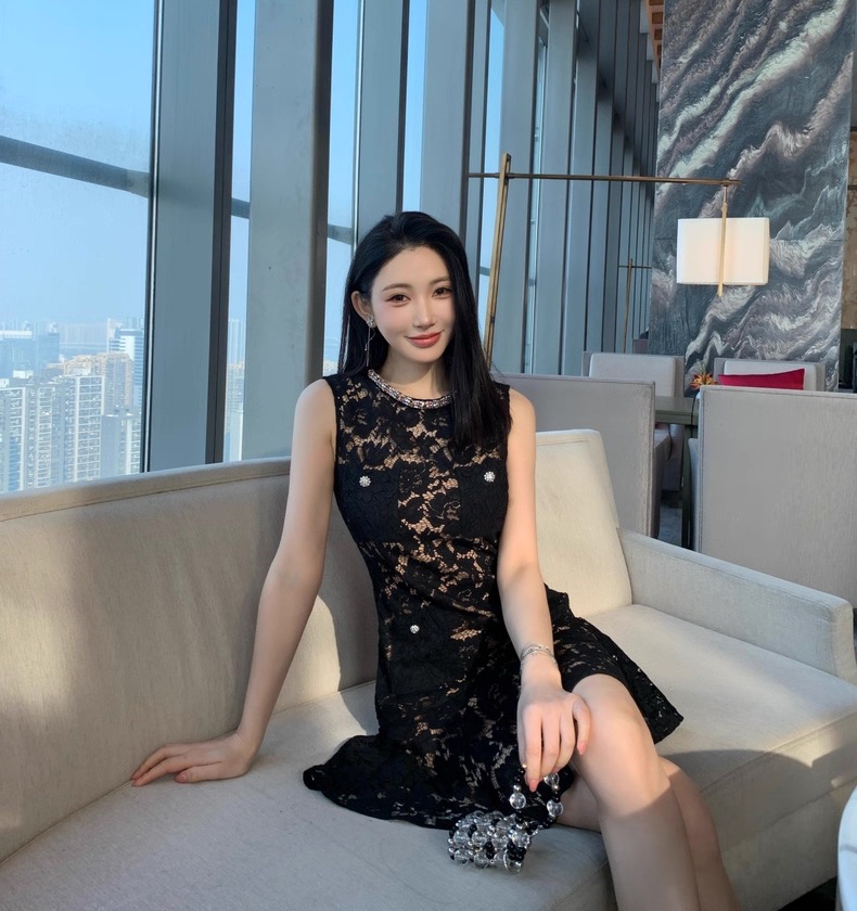 NO:790257,Self-Portrait new season series, synchronized with the official website, original one-to-one high-end customization, classic black, colored diamond round neck, sleeveless, high waist and slim fit, lace short dress, one color and four sizes SMLXL (S bust is suitable within 84CM, waist is 68CM, length is 84CM and so on),,skirts,19860909Self-Portrait 新一季系列 官网同步 原版一比一高端定制 经典黑色 彩钻圆领无袖 高腰修身 蕾丝短款连衣裙 一色四码SMLXL（S胸围84CM内合适 腰围68CM 衣长84CM 以此类推）,,skirts,,Women's clothing