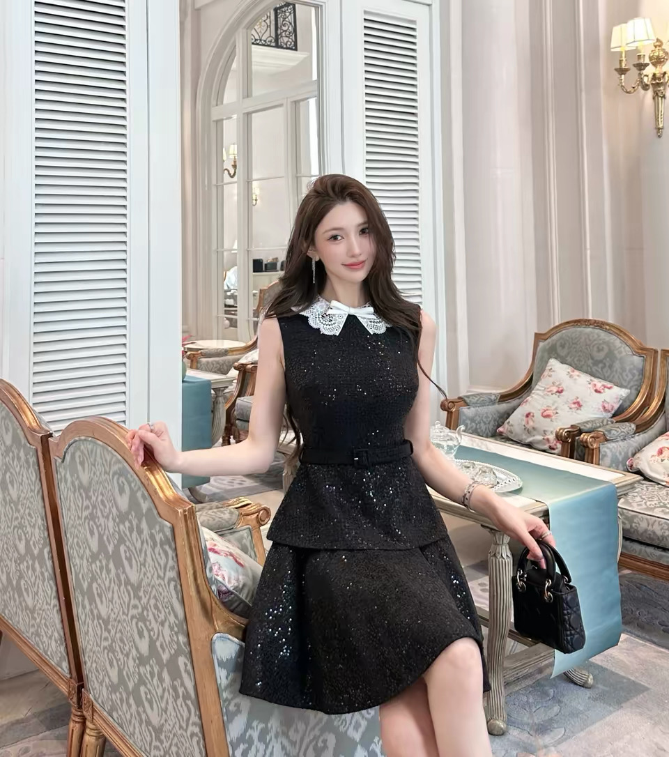 NO:929793,Self-Portrait new season series, synchronized with the official website, original one-to-one high-end customization, French style, black sequins, sleeveless doll collar, waist-cinching A-line skirt, one color and four sizes SMLXL (S length 85CM, bust 84CM suitable, waist 68CM and so on),,skirts,19860909Self-Portrait 新一季系列 官网同步 原版一比一高端定制 法式千金风 黑色亮片 无袖娃娃领 收腰A字裙 一色四码SMLXL（S衣长85CM 胸围84CM内合适 腰围68CM以此类推）,,skirts,,Women's clothing