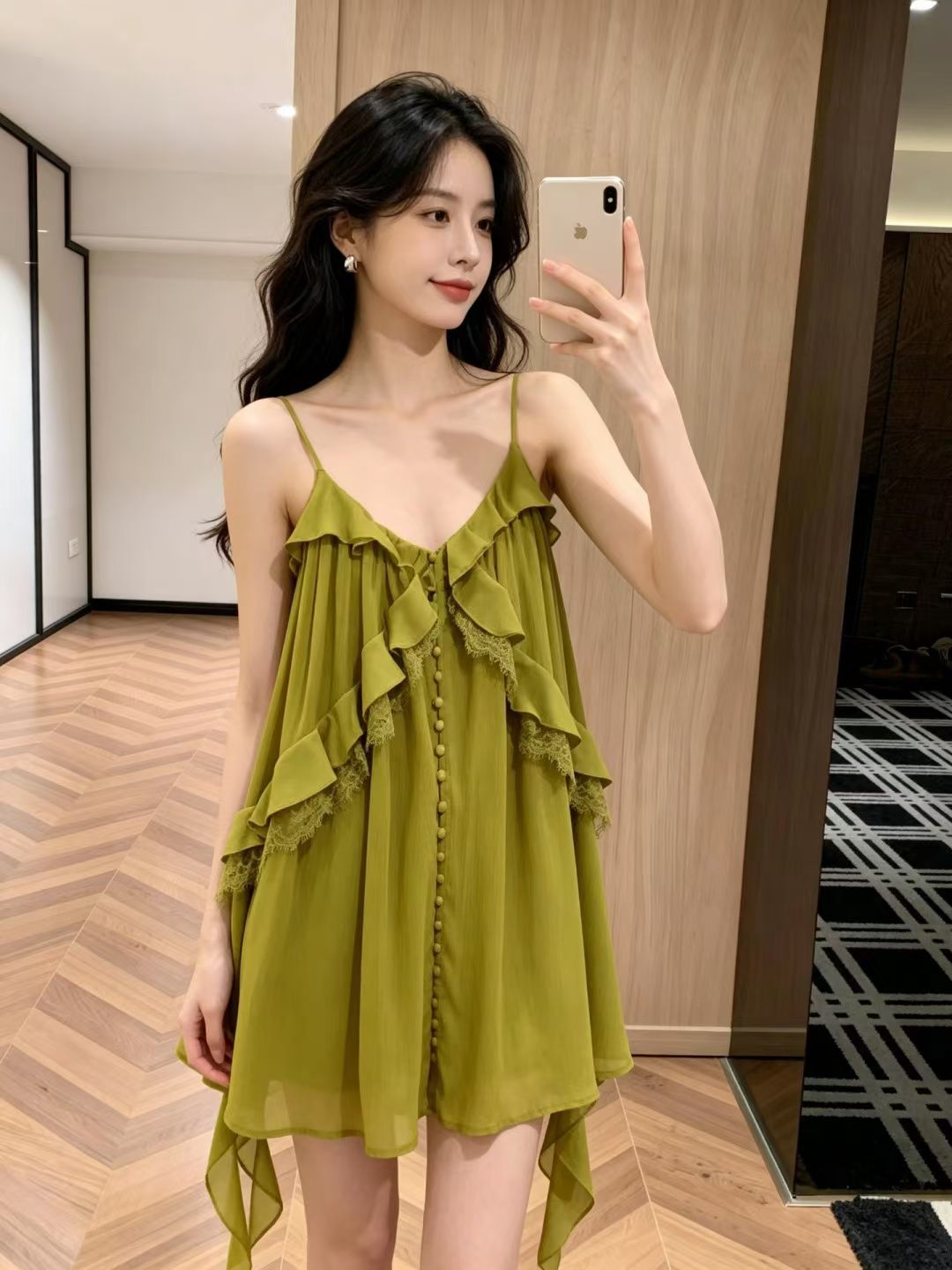 NO:933965,New models available from stock, 26 summer styles, high-end customization, original 1:1 customization, color matching, suspenders, irregular lotus leaves, lace personalized tops (lace has been dyed) one color, three sizes SML (S bust 80CM, suspender length 11CM, length including suspenders 69CM, and so on),,19860909新款现货供应,26夏款 高端定制 原版1:1定制 对色对版 吊带 不规则荷叶 蕾丝个性上衣（蕾丝已染色）一色三码SML（S胸围80CM 吊带长11CM 衣长含吊带69CM 以此类推）,,,Women's clothing