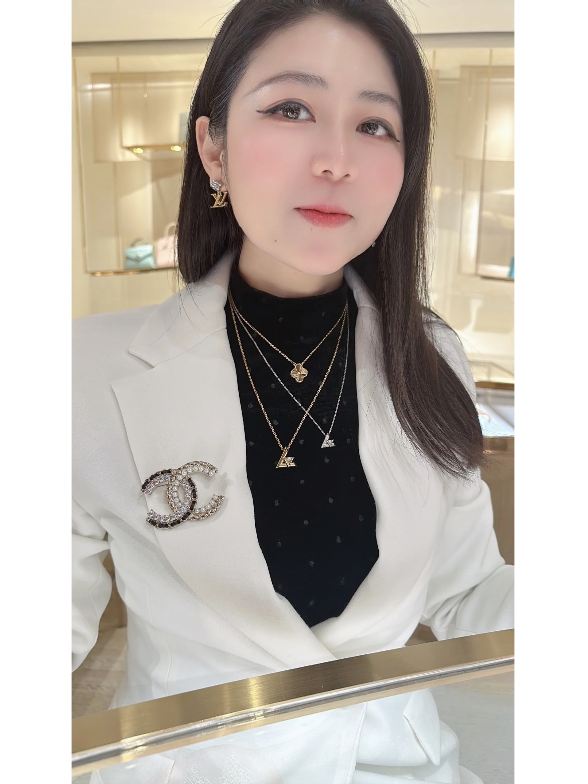 NO:635431,A very classic and beautiful brooch, brooch, breastpin, Cartier high-end jewelry19860909非常经典好看的一款胸针,,brooch，breastpin,卡迪亚高端饰品,Jewelry