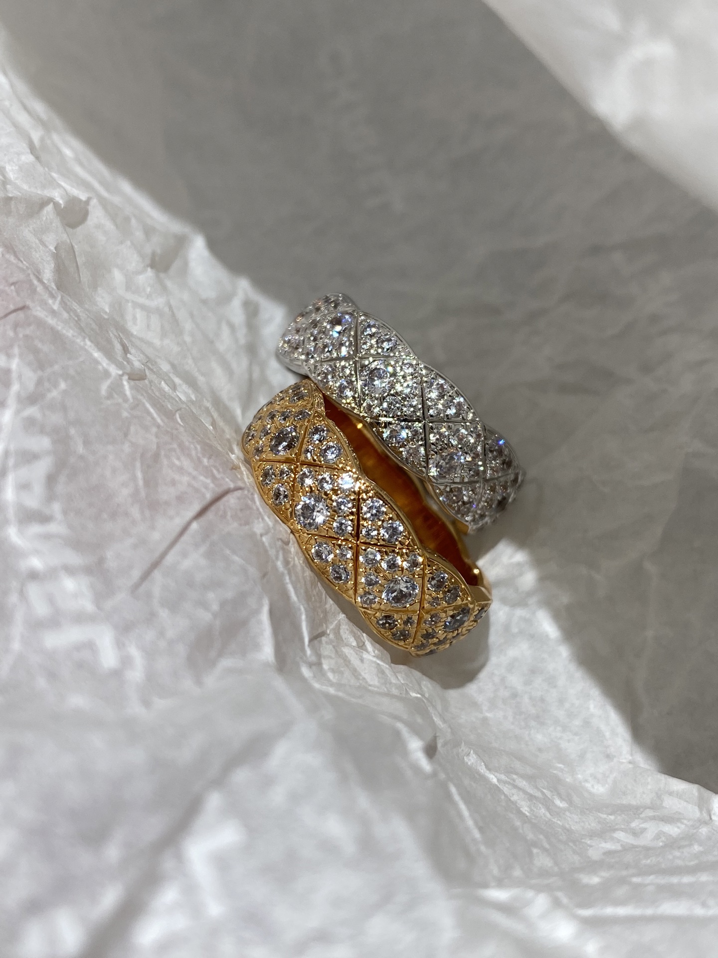 NO:635831,88240, CH High-end jewelry full-diamond Coco crush ring CNC precision version thick plated 18K gold, hand-inlaid with selected 5A zircons, size 6 7 8, other sizes can be customized from 5 pieces, ring, Cartier high-end jewelry1986090988240,CH 高级珠宝 满钻 Coco crush 戒指 CNC 精工版本 厚镀18K金 ,手工镶嵌精选5A锆石 尺码 6 7 8,其他码数5个起可以定做,,ring,卡迪亚高端饰品,Jewelry