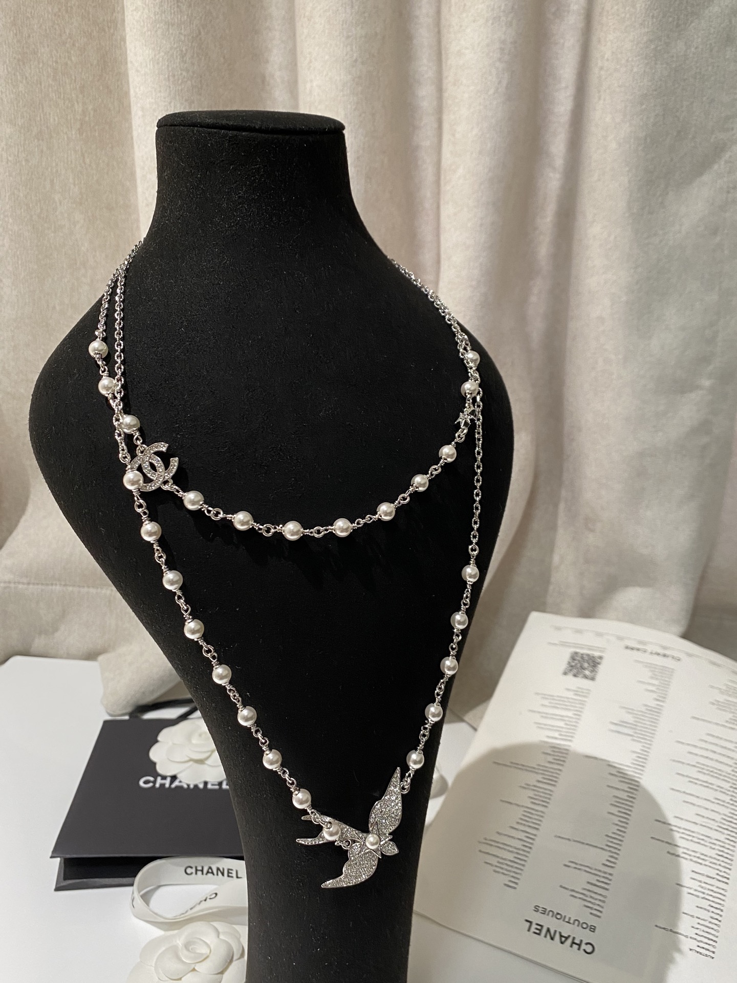 NO:634012,88350,CH 25S silver pearl bird sweater chain necklace ZPw,,sweaters,necklace,Cardia high-end jewelry1986090988350,CH 25S 银色 珍珠 飞鸟 毛衣链 项链 ZPw,,sweaters,necklace,卡迪亚高端饰品,Jewelry