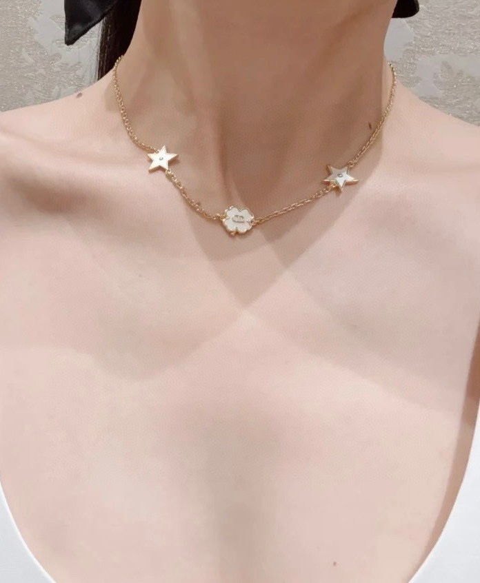 NO:634457,88190,D 25 new style star four-leaf clover mother-of-pearl necklace purchased from ZP,necklace,Cardia high-end jewelry1986090988190,D 25新款 星星 四叶草 贝母 项链 ZP购入,,necklace,卡迪亚高端饰品,Jewelry