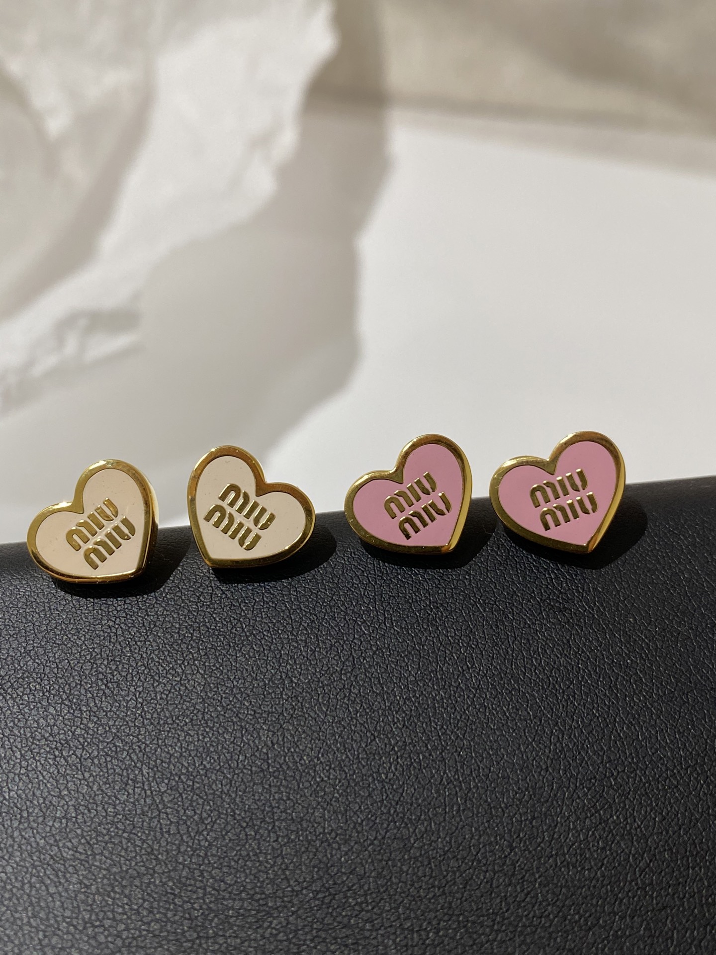 NO:634711,88168,MIU 25 new style Chinese Valentine's Day sales love earrings ZP,,miumiu,Cardia high-end jewelry1986090988168,MIU 25新款 七夕 情人节销量爱心 耳钉 ZP,,miumiu,卡迪亚高端饰品,Jewelry