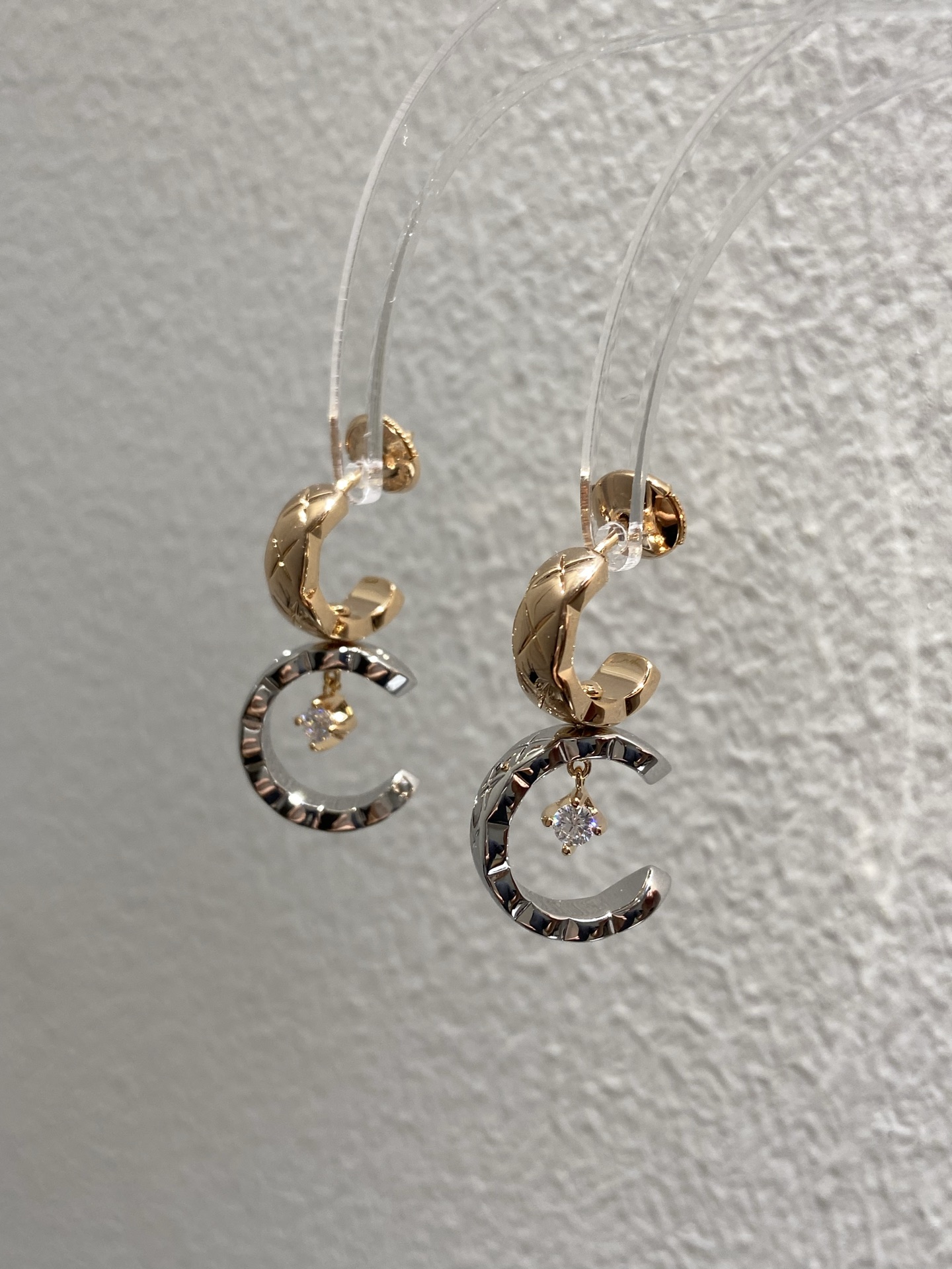 NO:714410,88280,CH coco crush gold and silver color matching Shui Bingyue earrings thick gold electroplating, earrings, Cartier high-end jewelry1986090988280,CH coco crush 金银拼色 水冰月 耳环 厚金 电镀,,earrings,卡迪亚高端饰品,Jewelry