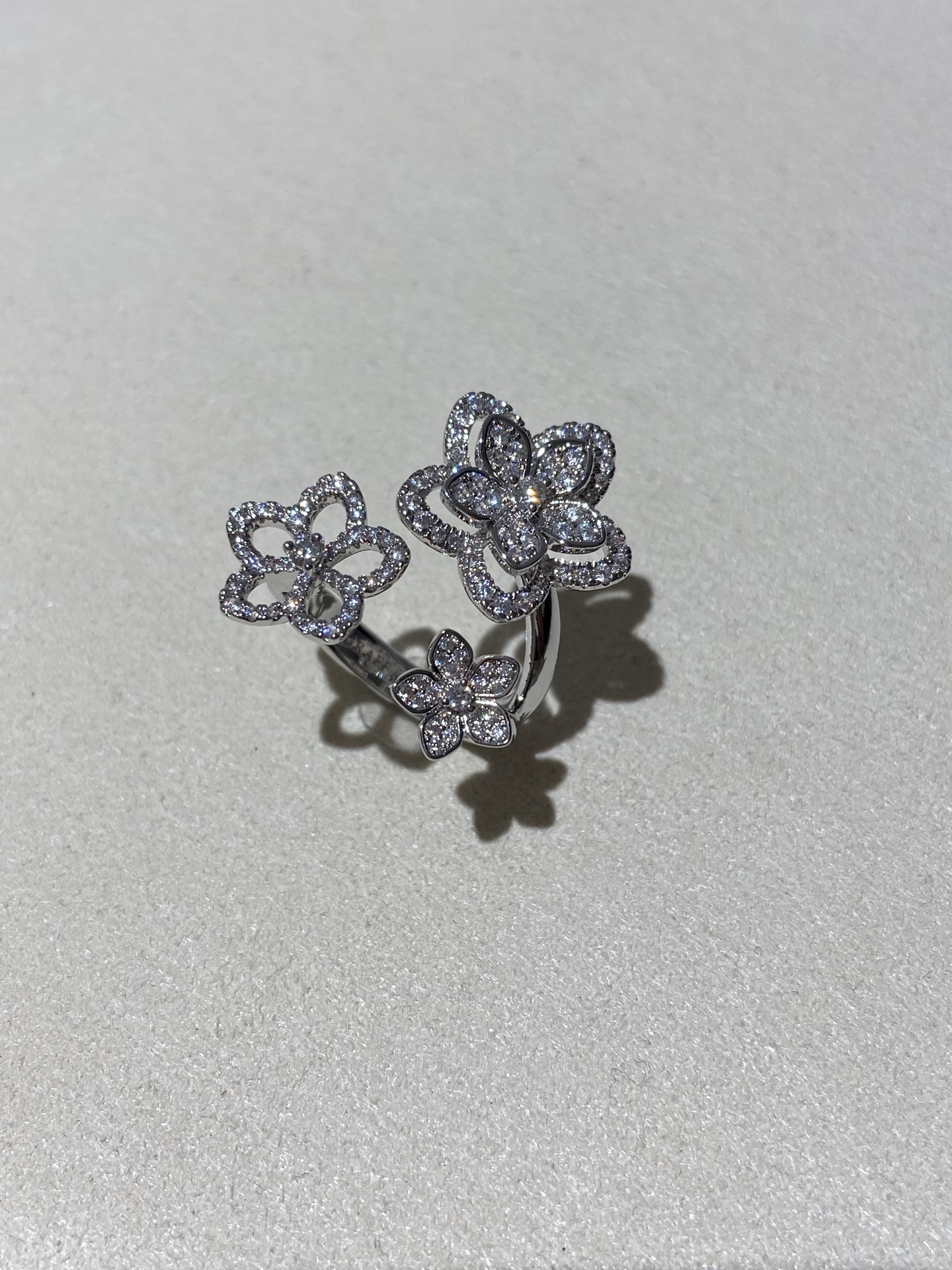 Anillo de dedo trío de diamantes Garff Wild Flower, talla única 6, inspirado en las flores silvestres de los jardines i…