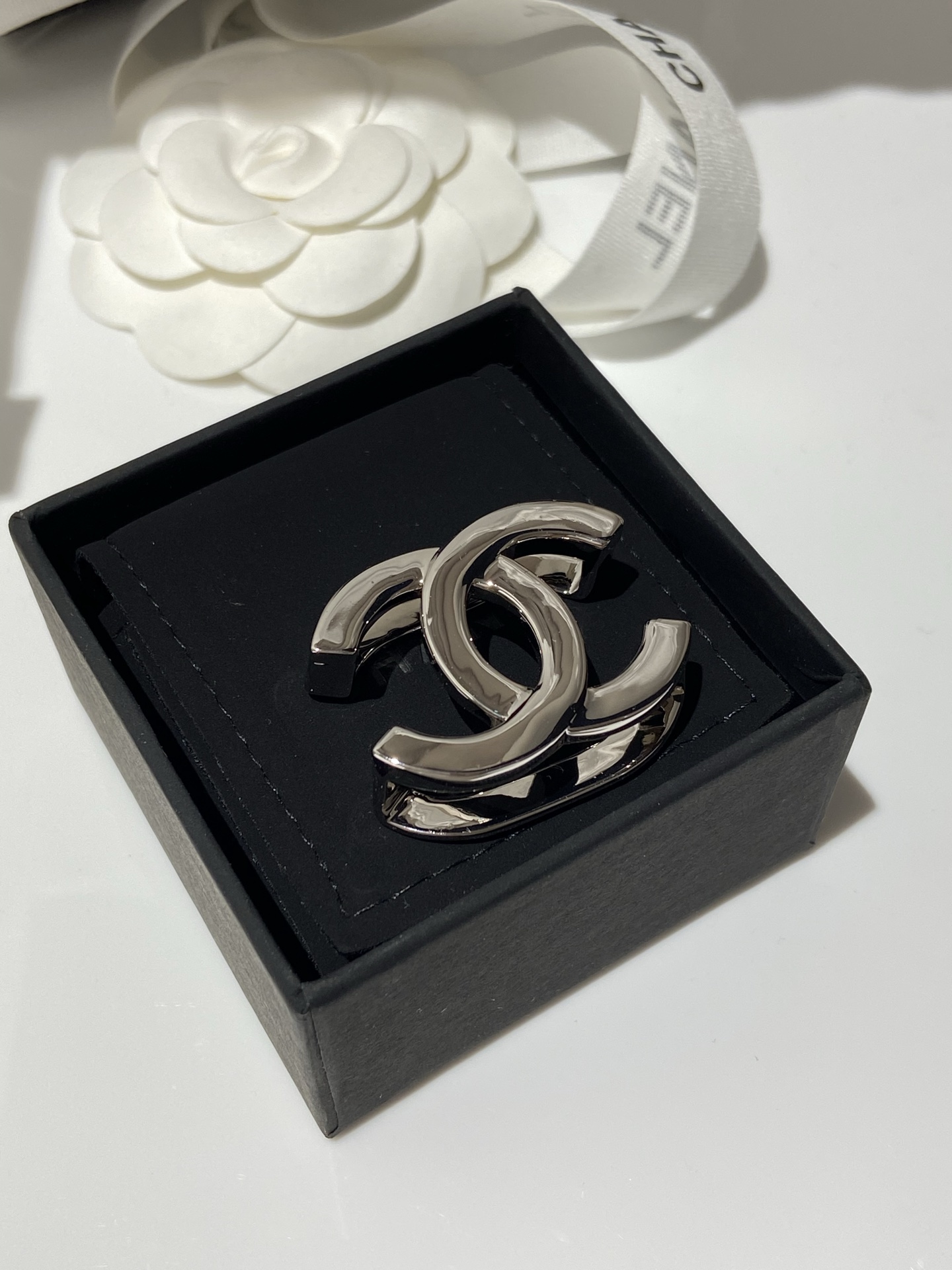 NO:765789,88180, CH 26s silver double C silk scarf buckle purchased from ZP, Cardia high-end jewelry1986090988180,CH 26s 银色 双C 丝巾扣 ZP购入,,卡迪亚高端饰品,Jewelry