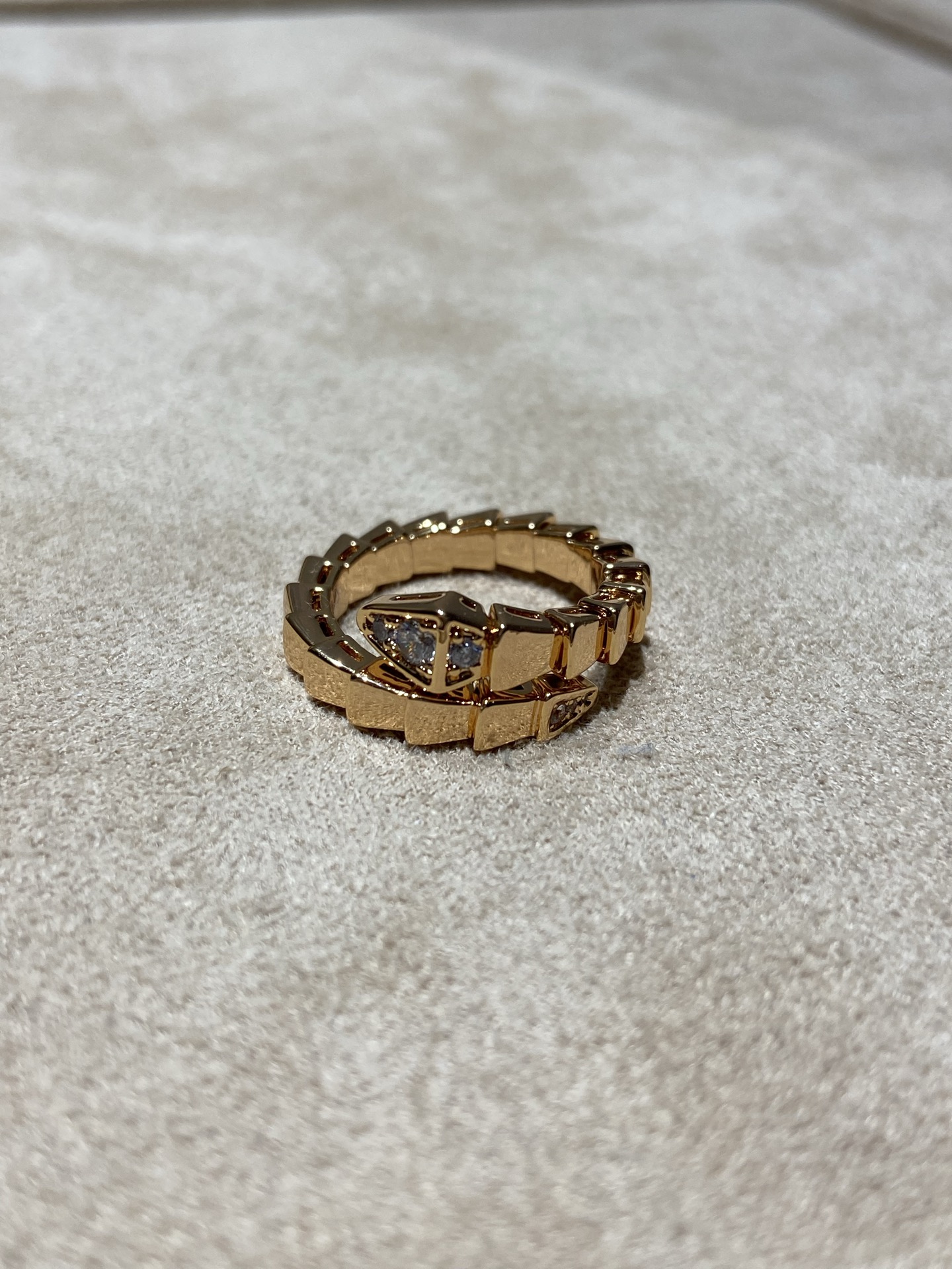 NO:816311,88230,BV Spirit Snake head and tail diamond ring, Seiko V gold, real gold thick plating, color rose gold/white gold, size 6 7 8,,bottega veneta,ring,Cardia high-end jewelry1986090988230,BV 灵蛇 头尾钻 戒指 精工V金 真金厚镀 颜色玫瑰金/白金 尺码6 7 8,,bottega veneta,ring,卡迪亚高端饰品,Jewelry