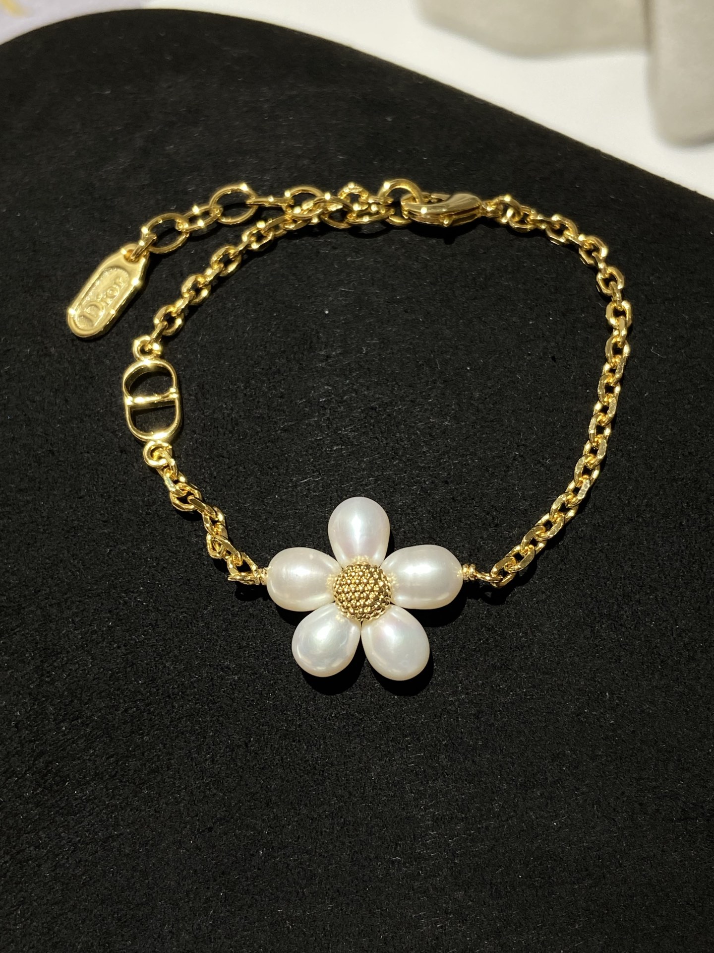 NO:816617,88200,D 26 new style prosperous daisy pearl bracelet ZP purchased natural pearls, bracelet, Cartier high-end jewelry1986090988200,D 26新款 繁华 雏菊 珍珠 手链 ZP购入 天然珍珠,,bracelet,卡迪亚高端饰品,Jewelry