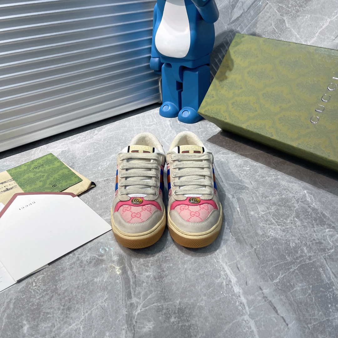 NO:233275,Gucci ———A new upgraded Gucci small dirty shoes couples model, early spring new model...GG series old casual small dirty shoes catwalk original development and purchasing level version...Metal double G crystal cylindrical mark...Gucci original webbing...Exclusive colored cowhide fabric, original towel fabric is delicate, softer, more comfortable and breathable, private molded steel stamping two-color original TPU sole (lower layer wide, upper layer narrow) spot, matching packaging...35-40, casual shoes/sports shoes, gucci, sneakers, cowhide19860909Gucci———全新升级Gucci小脏鞋情侣款 早春新款……GG系列做旧休闲小脏鞋走秀款 原版开发代购级别版本……金属双G水晶圆柱形标……Gucci原版纹织带…… 专属擦色牛皮面料,原版毛巾布里细腻柔软更舒适透气,私模钢印双色原版TPU大底(下层宽,上层窄) 现货,配套包装……35—40,休闲鞋/运动鞋,gucci,sneakers,cowhide,Women's Shoes