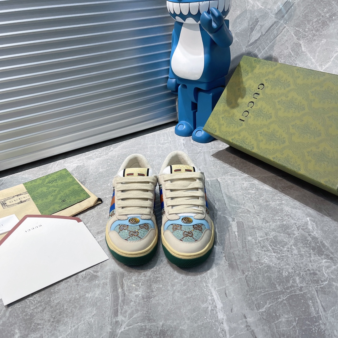 NO:233269,(with diamond) Gucci———A new upgraded Gucci small dirty shoes couples model Early spring new model...GG series old casual small dirty shoes catwalk original development and purchasing level version...Metal double G crystal cylindrical mark...Gucci original webbing...Exclusive colored cowhide fabric, original towel fabric is delicate, softer, more comfortable and breathable, private molded steel stamping two-color original TPU sole (lower layer wide, upper layer narrow) Spot, matching packaging...35-40, casual shoes/sports shoes, gucci, sneakers, cowhide19860909（带钻）Gucci———全新升级Gucci小脏鞋情侣款 早春新款……GG系列做旧休闲小脏鞋走秀款 原版开发代购级别版本……金属双G水晶圆柱形标……Gucci原版纹织带…… 专属擦色牛皮面料,原版毛巾布里细腻柔软更舒适透气,私模钢印双色原版TPU大底(下层宽,上层窄) 现货,配套包装……35—40,休闲鞋/运动鞋,gucci,sneakers,cowhide,Women's Shoes