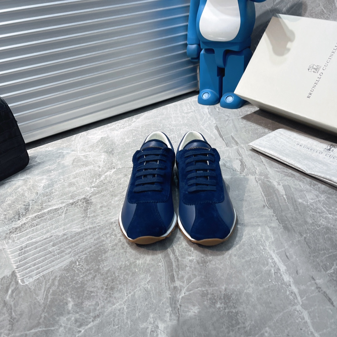 NO:233247,Burberry's latest official website synchronous sneakers made of smooth calfskin, refined in Italian workshops, paired with detachable shield hanger embellished with equestrian knight logo (EKD) embossed with mesh lining, laces integrated with plaid design, rubber sole decoration with collection Burberry letter logo Women's size 35-40, casual shoes/sports shoes, burberry, burberry, sneakers, cowhide19860909巴宝莉最新款官网同步运动鞋 选用光滑小牛皮材质打造 于意大利工坊精制而成 搭配可拆式盾牌吊饰 点缀马术骑士徽标（EKD）压花 采用网眼内衬 鞋带融入格纹设计 橡胶鞋底饰有典藏 Burberry 字母徽标 女款码数35-40码,休闲鞋/运动鞋,burberry,burberry,sneakers,cowhide,Women's Shoes