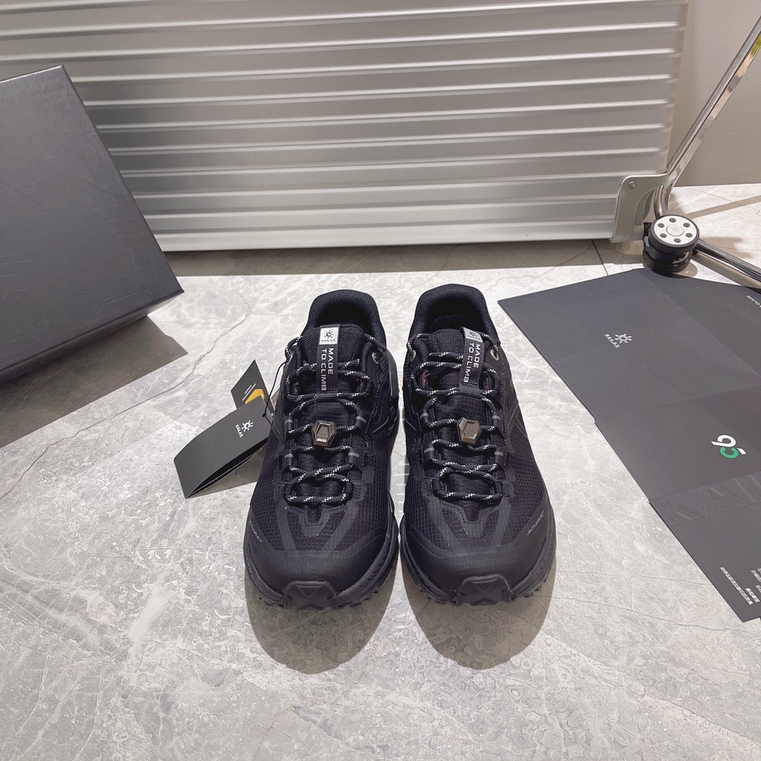 NO:577719,New arrival #石KAILAS KAILAS running shoes specifically designed for trail running  The durable abrasive mesh anti-sand cloth can prevent sand and stones from entering the shoe. It also has good air permeability and can keep the feet cool and dry. The Vibram sole-mounted shoes have large slip-resistant and wear-resistant soles and excellent grip. The shark-like tooth design should be able to handle various complex surfaces; the soles can also provide good stability and force support to reduce foot fatigue. Size: 36 36.5 37 37.5 38 39  39.5 40 41 41.5 42 42.5 43 43.5 44 44.5 45, casual shoes/sports shoes, sneakers19860909新货#石凯乐 KAILAS 专越为野跑山设的跑计鞋山 耐运用磨网防砂布,能止沙石防进鞋入内,同时备具良好气透的性,脚可让部保爽干持.底载鞋Vibram滑防磨耐底大,出有色的抓地力,鲨仿纹齿路计设,应能对各种复杂面路；鞋底还能提供良的好稳性定和力支撑,减少部劳脚疲. 码数:36 36.5 37 37.5 38 39 39.5 40 41 41.5 42 42.5 43 43.5 44 44.5 45,休闲鞋/运动鞋,sneakers,Women's Shoes