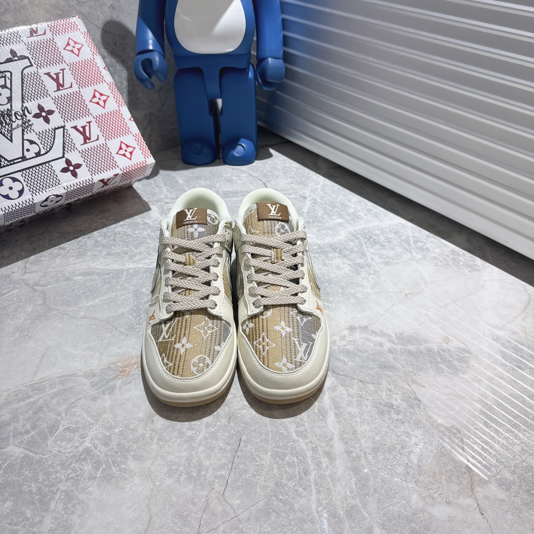 NO:614429,Purely original Trophy Room x Air 1 Low OG 1 Joe 1 low-top cultural basketball shoes. Original shoes developed. Created by a dedicated OEM assembly line for platform orders. A sense of company goods at a glance. Original shoes are purchased for each color combination to confirm the details. Item No. CZ0790 102 Size 36 36.5 37.5 38 38.5 39 40 40.5 41 42 42.5 43  44 44.5 45 46,casual shoes/sports shoes,sneakers19860909现货纯原 Trophy Room x Air 1 Low OG 1乔1低帮文化篮球鞋之子 原鞋开发 平台订单专用代工流水线打造 一眼公司货既视感 每一个配色均采购原鞋确认细节 货号CZ0790 102 尺码36 36.5 37.5 38 38.5 39 40 40.5 41 42 42.5 43 44 44.5 45 46,休闲鞋/运动鞋,sneakers,Women's Shoes