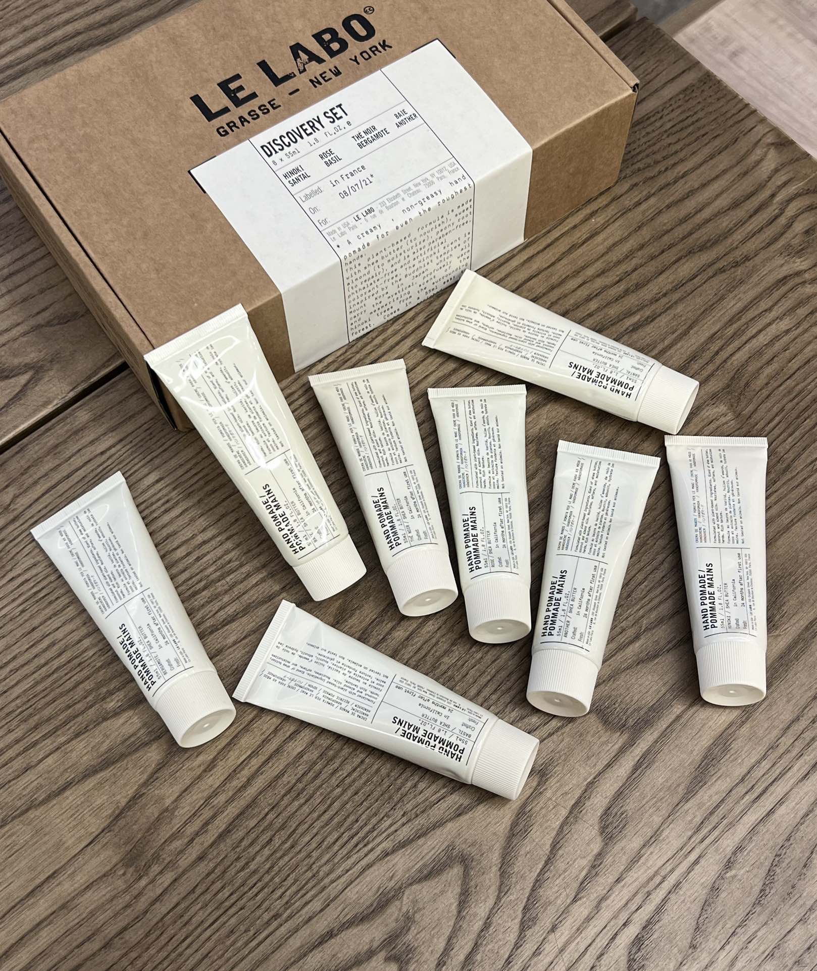 姐妹们！把握现有资源，能买到就是赚到！这次这款限量版只有法国本土专柜才有的大大礼盒惊喜！真的非常稀缺‼️一盒里面八只装！无忧使用！也可以分享给好 3