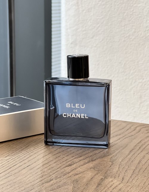 Bleu De Chanell Men's Eau De Parfum,100ml. A Woody Aromatic Fragrance 1 Bleu De Chanell Men's Eau De Parfum,100ml. A Woody Aromatic Fragrance