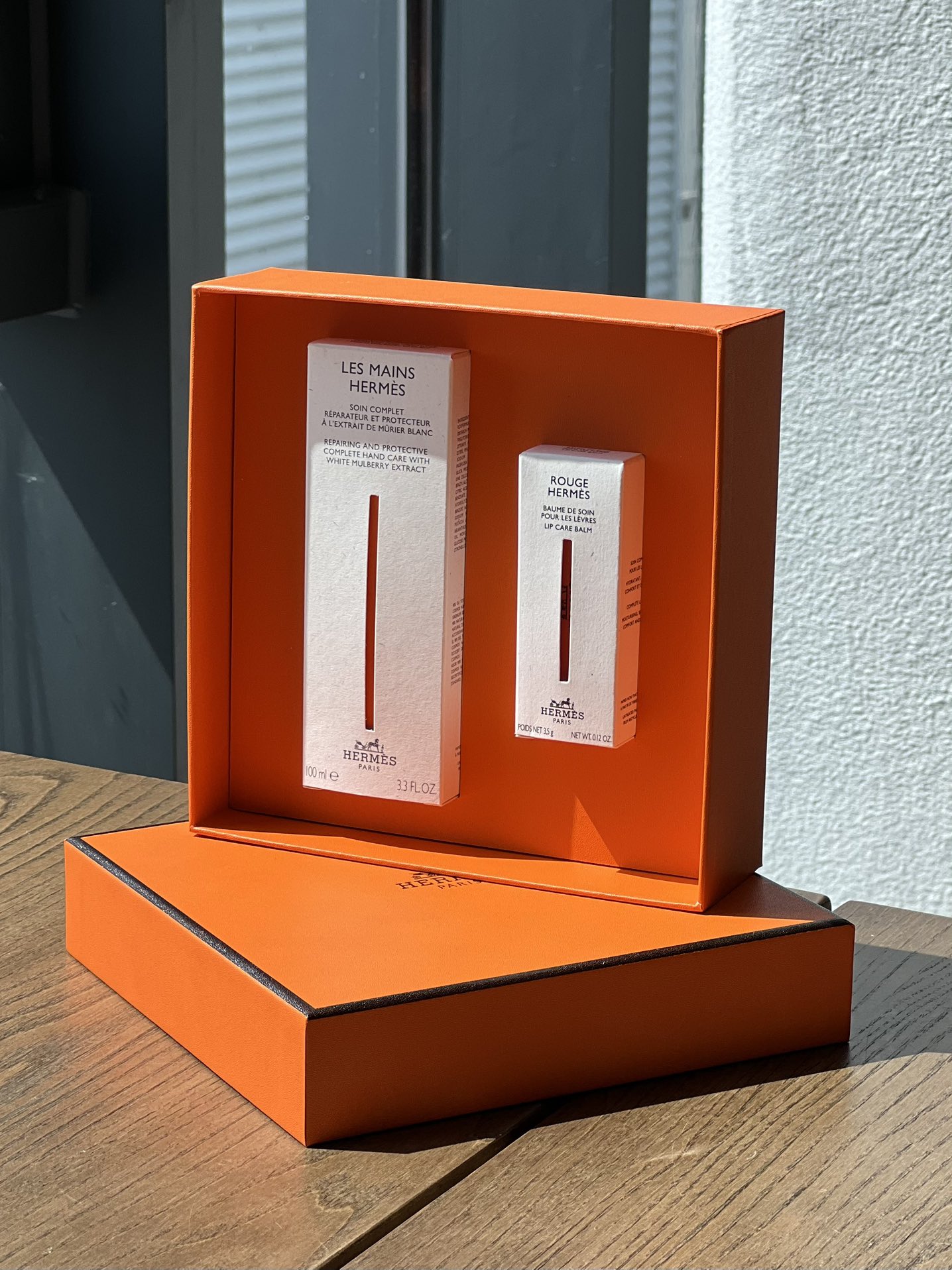 爱马仕冬日呵宠两件套🧡内含:无色润唇膏3.5g➕护手霜100ml 6