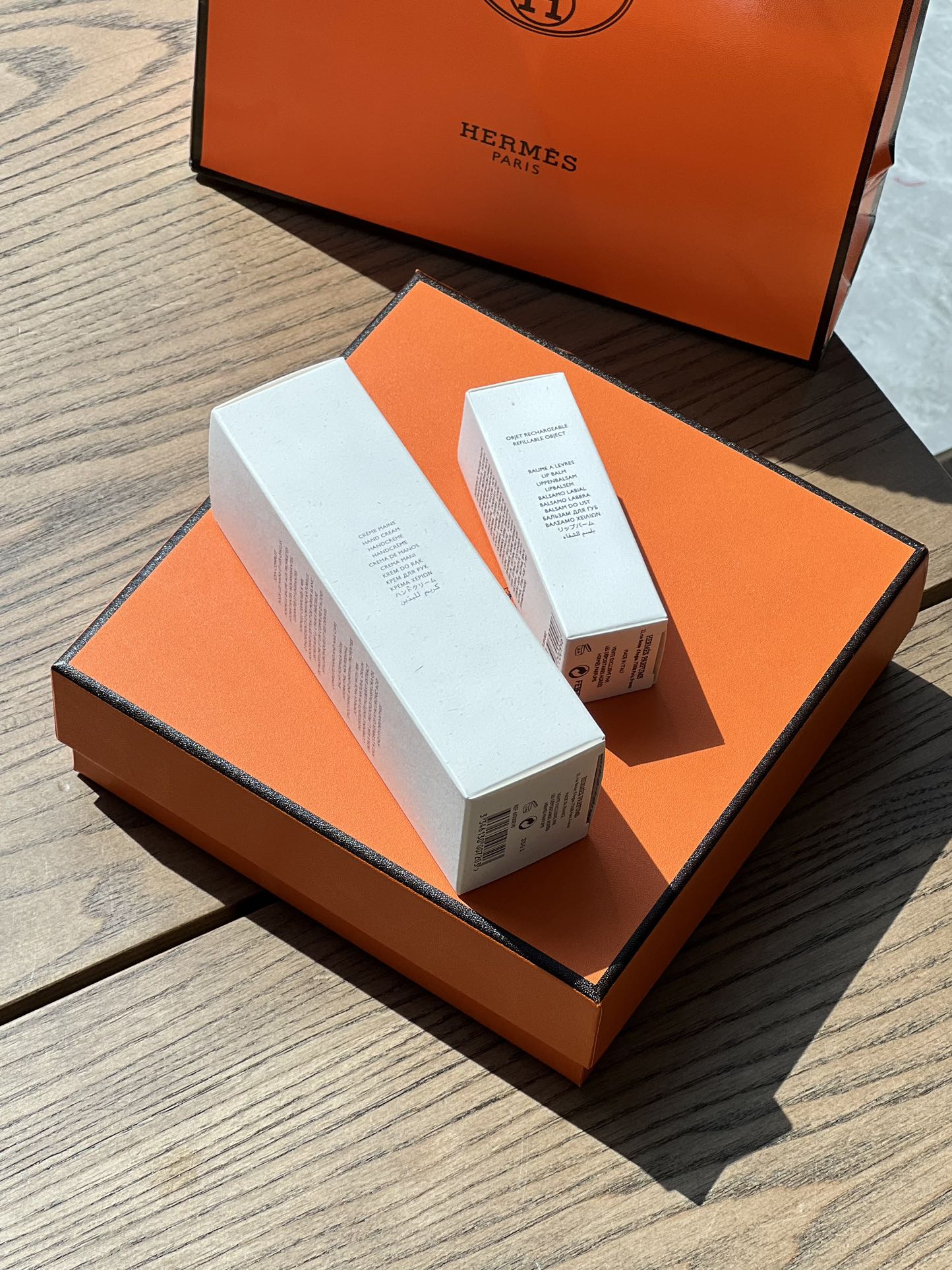 爱马仕秋冬养肤套盒🎁护手霜➕唇膏~Hermes提醒你秋冬该好好养护你的第二张脸啦 5