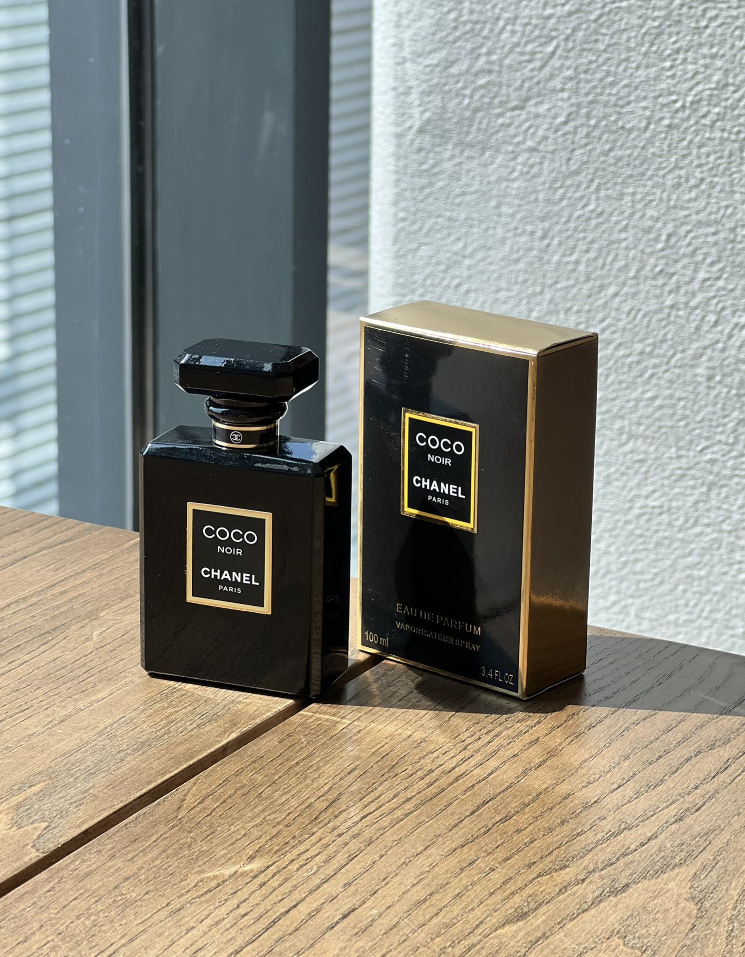 NO:810900,CHANEL Coco Mademoiselle (Black) 100ml Attributes Women's Fragrance Fragrance Woody Floral Fragrance Top Notes Grapefruit Bergamot Orange Middle Notes Jasmine Rose Narcissus Geranium Peach Base Notes Tonka Bean Patchouli Sandalwood Vanilla Musk Frankincense Benzoin Clove, Perfume, Chanel, Chanel19860909CHANEL 香奈儿 可可小姐（黑色）100ml 属性女香 香调木质花香调 前调葡萄柚 香柠檬 橙子 中调茉莉 玫瑰 水仙花 老鹳草 桃子 后调零陵香豆 广藿香 檀香木 香草 麝香 乳香 安息香脂 公丁香,香水,chanel,chanel,accessory