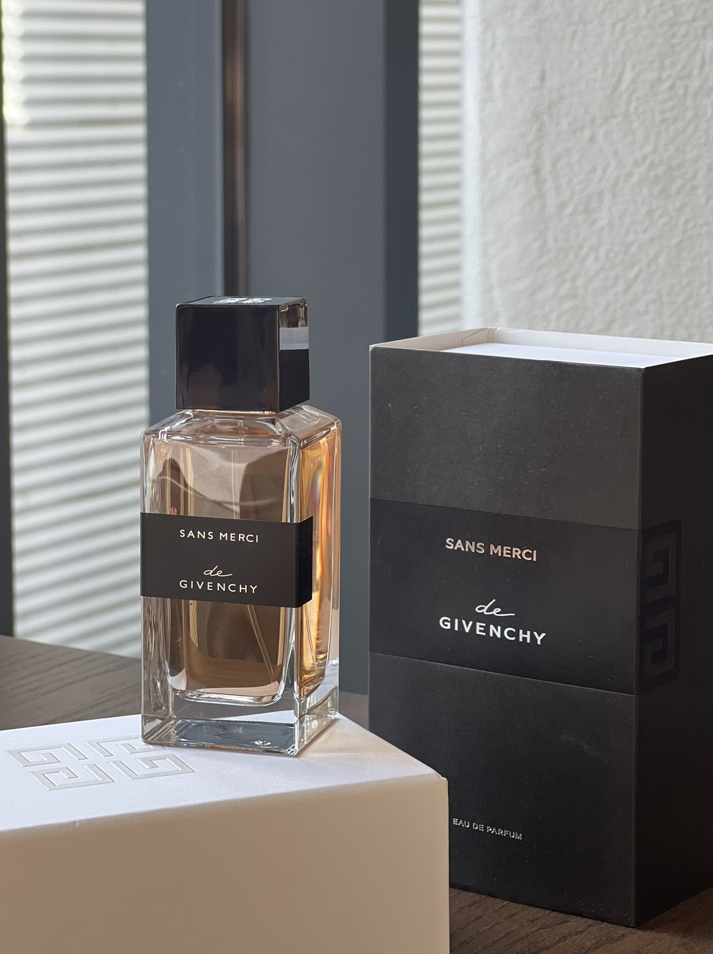 NO:809709,Givenchy Break Through the Thorns 100ml Attributes Unisex Fragrance Fragrance Woody Oriental Smell Whiskey Patchouli This is an oriental woody unisex perfume. It becomes refreshing when superimposed, with a green fragrance, combined with mud and water vapor. The smell of high-end shower gel, low-key personality. A little sweet taste., perfume, givenchy, givennchy19860909Givenchy纪梵希 披荆斩棘100ml 属性中性香 香调木质东方调 气味威士忌 广藿香 这是一款东方香型木质调的中性香水.叠加变得清爽,有着绿色芬芳气息,结合着泥士和水汽.高级沐浴露的味道,低调的个性.一点点甜的味道.,香水,givenchy,givenchy,accessory