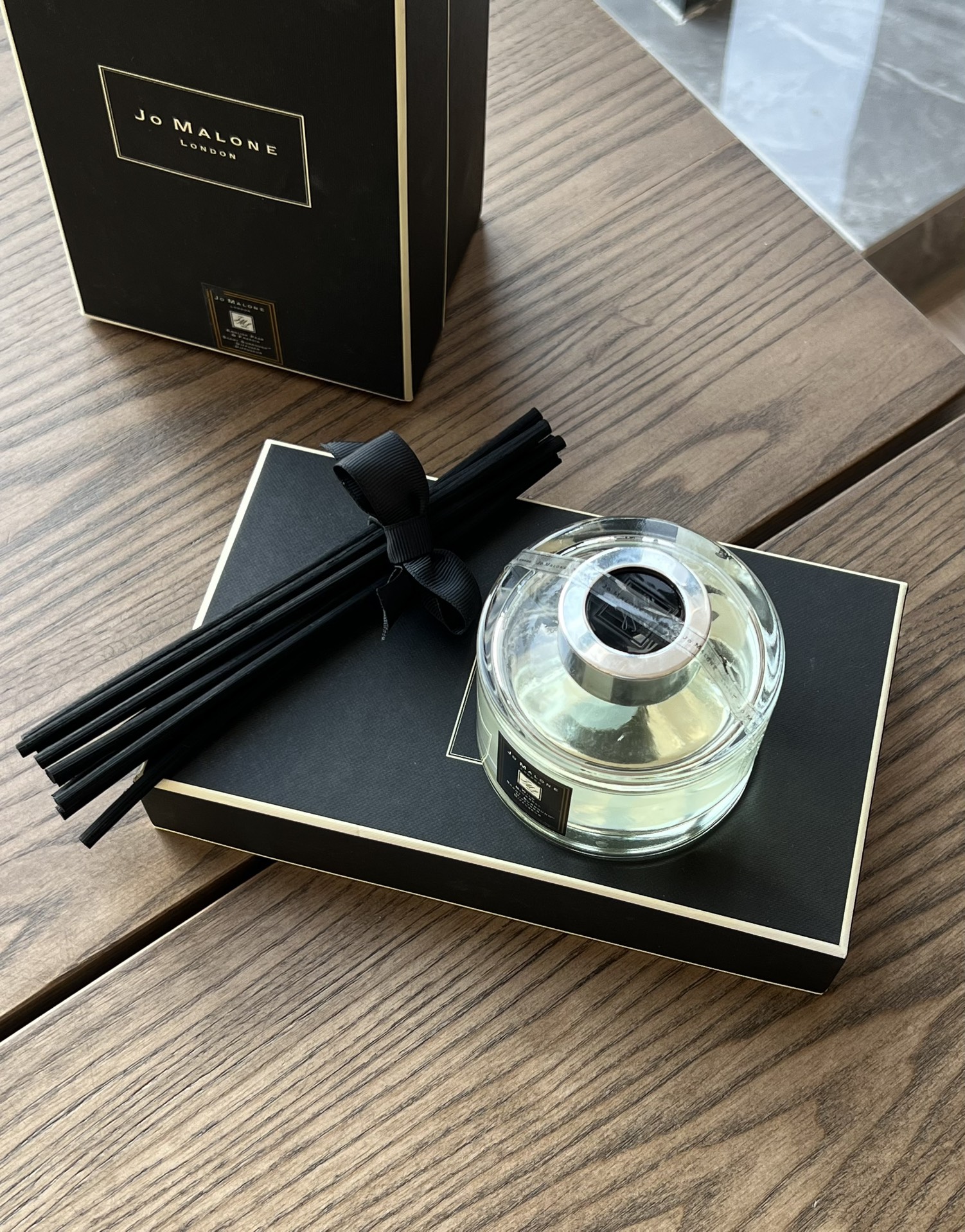 Adding a constant stream of fragrance to any space, the dewy wind chime - Perfume 4