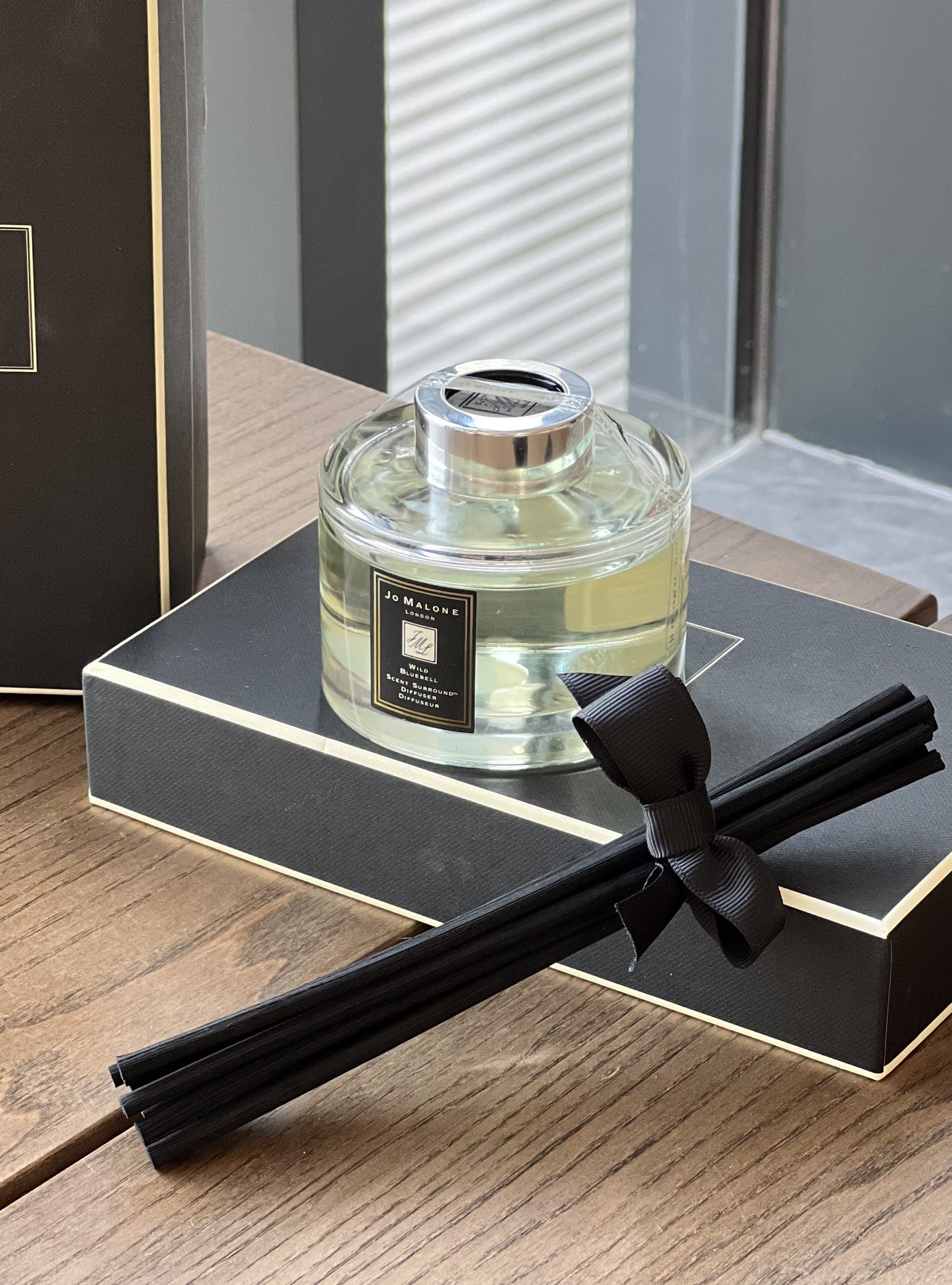 Adding a constant stream of fragrance to any space, the dewy wind chime - Perfume 2