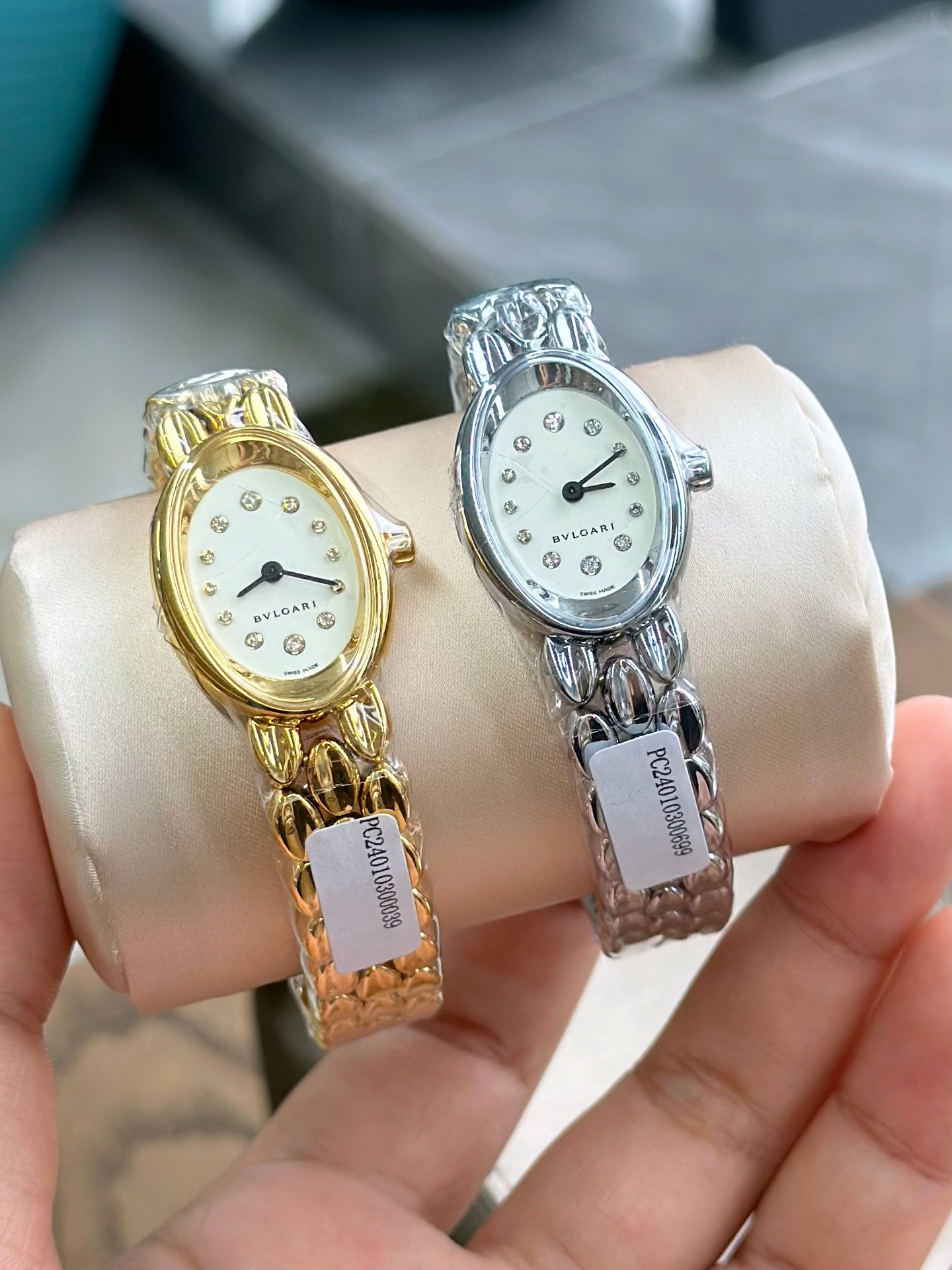 NO:157799,Bulgari goose egg-shaped sapphire mirror, super scratch-resistant and scratch-resistant, second only to the diamond dial, the hardness is second only to the diamond dial, which is inlaid with 12 natural real diamonds of different sizes and heights. The largest one is 1.4mm and the small one is 0.8mm, with luxurious and elegant temperament. One watch and one code are equipped with provincial inspection GTC certificate movements using original imported Swiss quartz movement, which is ultra-thin and exquisite, accurate and durable when walking. The battery energy has reached 4 years, purely handmade braided straps, all processed by one piece and hand-arranged, because they are small and like melon seeds. They are not original data and large factories, and they cannot be made in general!  