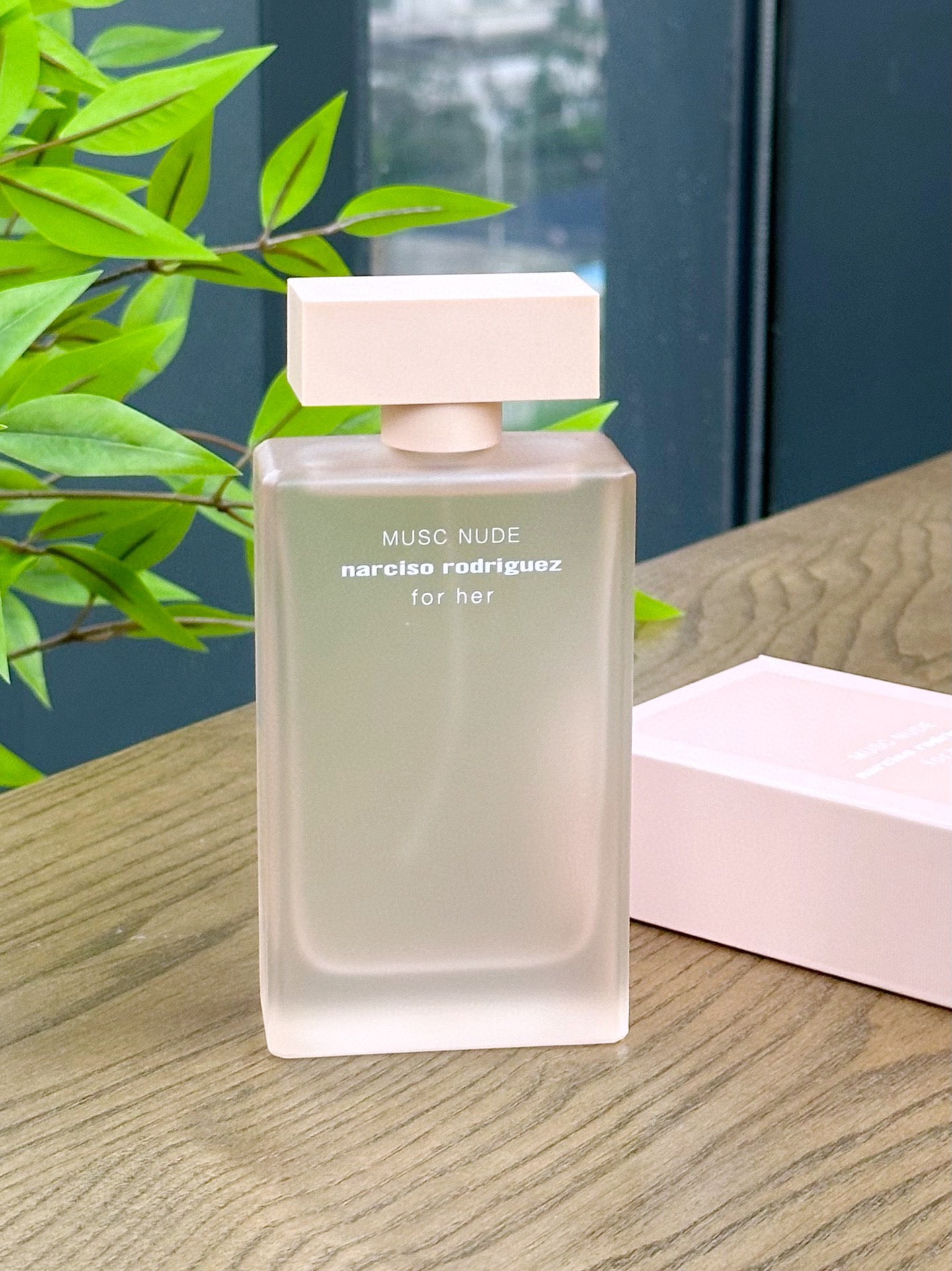 90💰原单品质
MUSC NUDE 是一款向嗅觉艺术致以永恒敬意的麝香花香调香水，让您尽享女性魅力的精髓。这款香水的核心是 NarcisoRodriguez 标志性的麝香，现在又增加了新的、柔和而诱人的层次。

✅前调：白色花系 茉莉 粉红胡椒
✅中调：麝香橙花 玫瑰
✅后调：零陵香豆 广藿香 雪松
✅规格：100ml