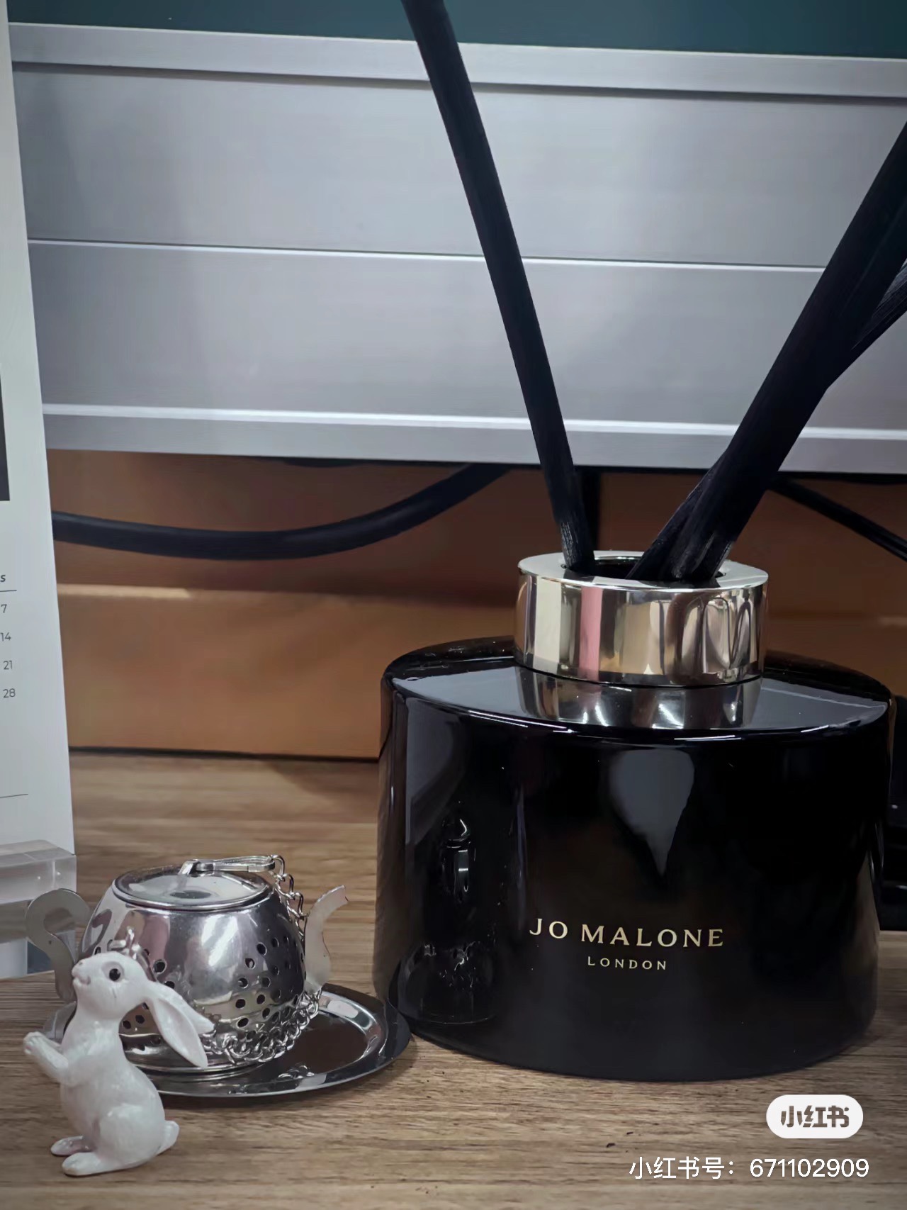 A refined home fragrance designed to create a calming, soothing ambiance - Comprehensive 8