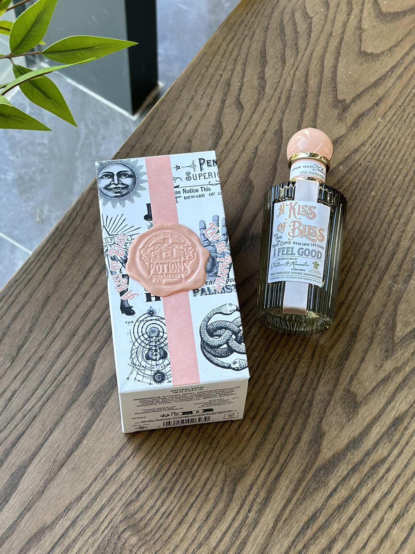 NO:894556,Penhaligon's Lucky Clover 100ml, neutral fragrance, green leafy floral fragrance, top note: clover, middle note: jasmine, base note: musk, perfume19860909Penhaligon's 潘海利根 幸运四叶草100ml 属性中性香 香调绿叶花香调 前调三叶草 中调茉莉 后调麝香,香水,accessory