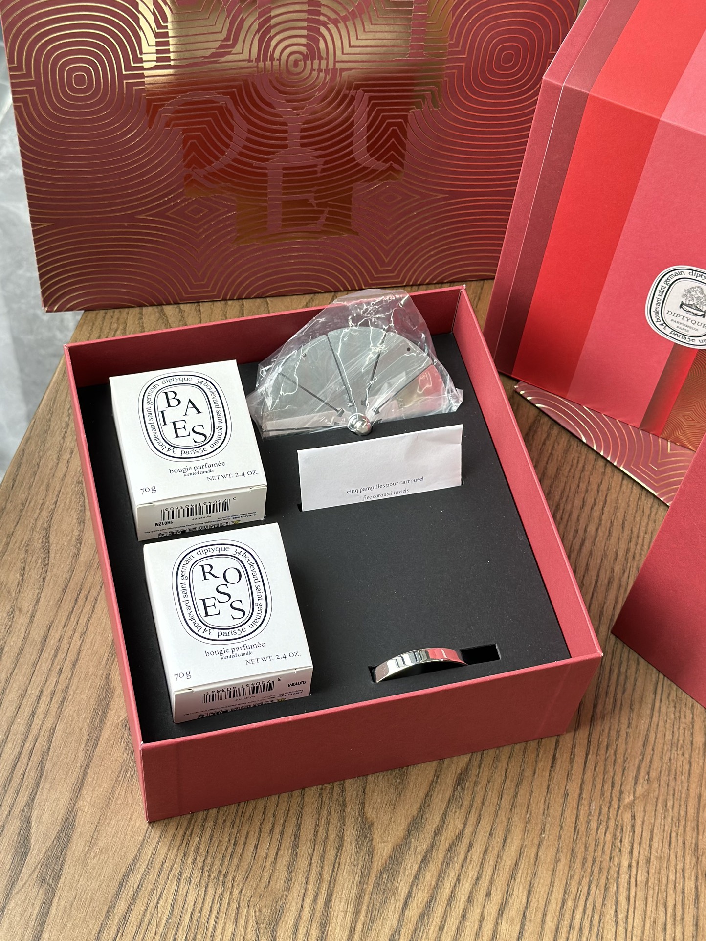 this limited-edition home fragrance set features Diptyque scented - Comprehensive